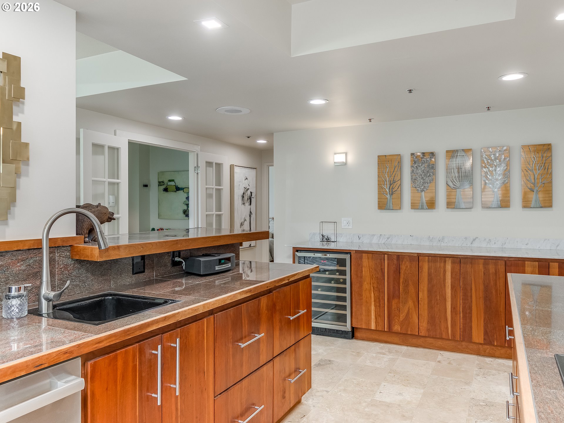 Photo #6: 687754981 Listing: Photo #6