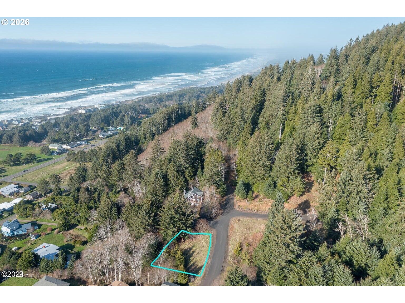 212 CHIEF ALBERT DR, Yachats, OR, 97498