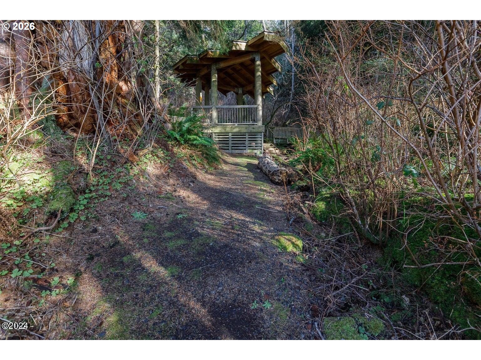 212 CHIEF ALBERT DR, Yachats, OR, 97498