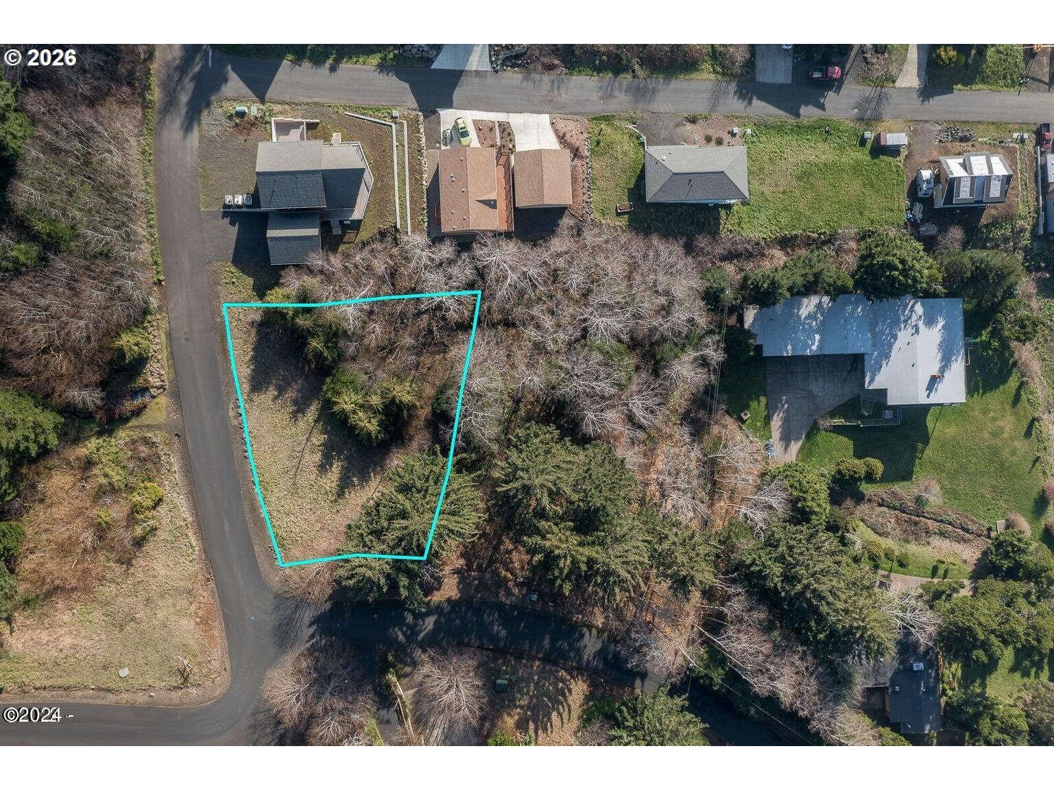 212 CHIEF ALBERT DR, Yachats, OR, 97498