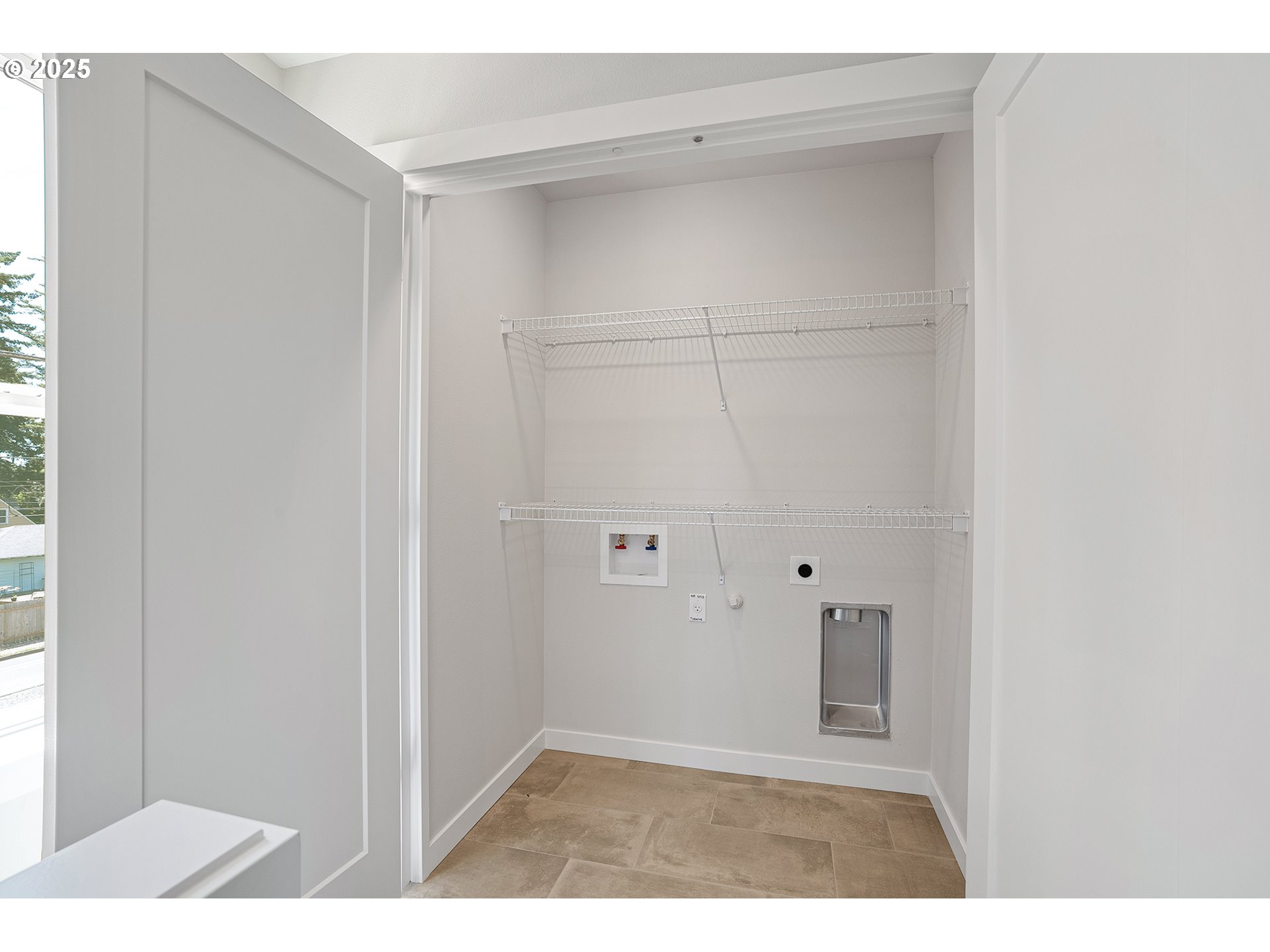 Photo #12: 689373267 Listing: Photo #12