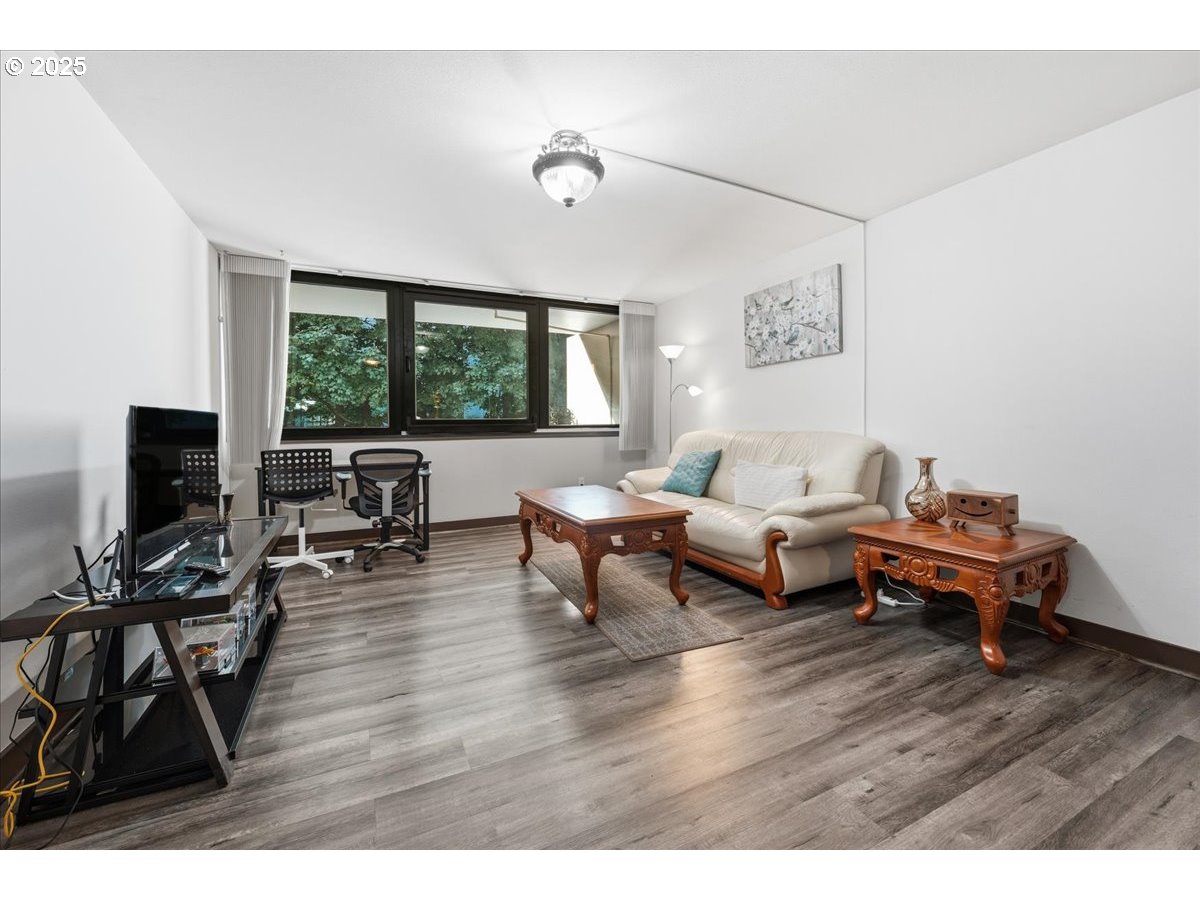 Photo #12: 689665509 Listing: Photo #12