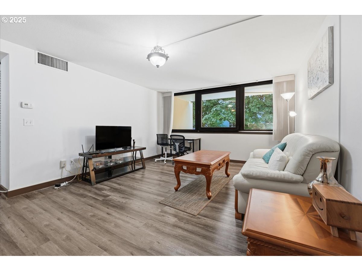 Photo #13: 689665509 Listing: Photo #13