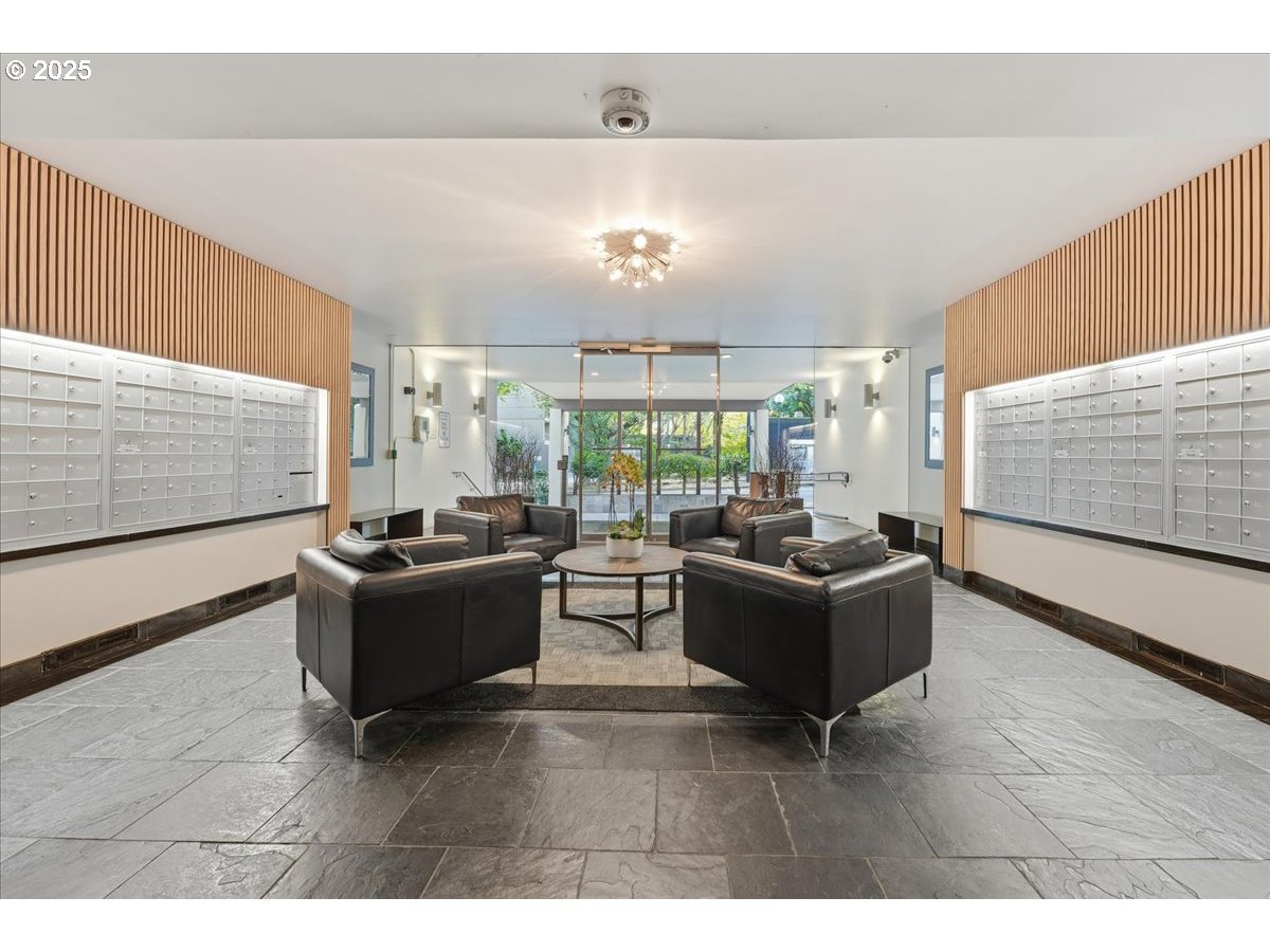 Photo #5: 689665509 Listing: Photo #5