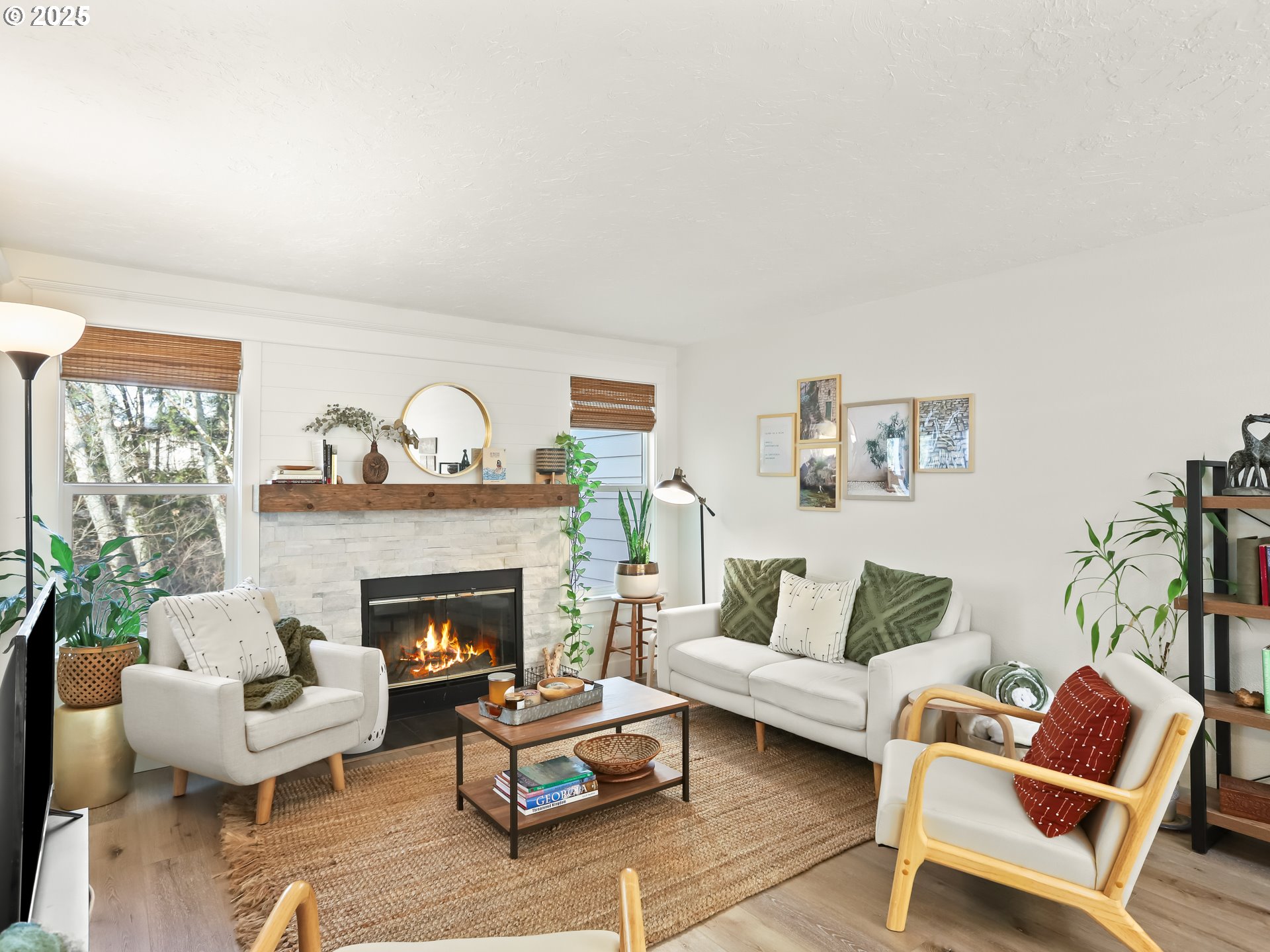 Photo #4: 689771348 Listing 