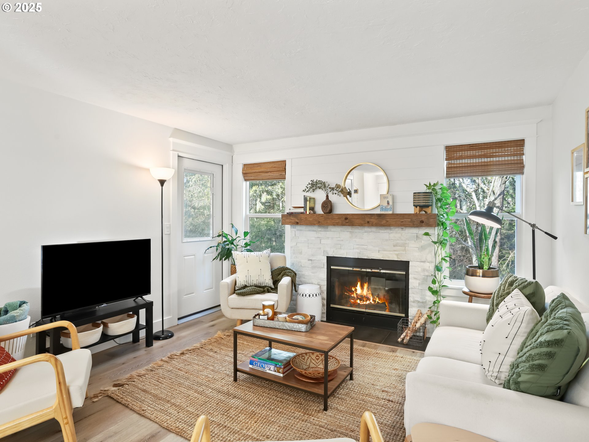 Photo #6: 689771348 Listing 