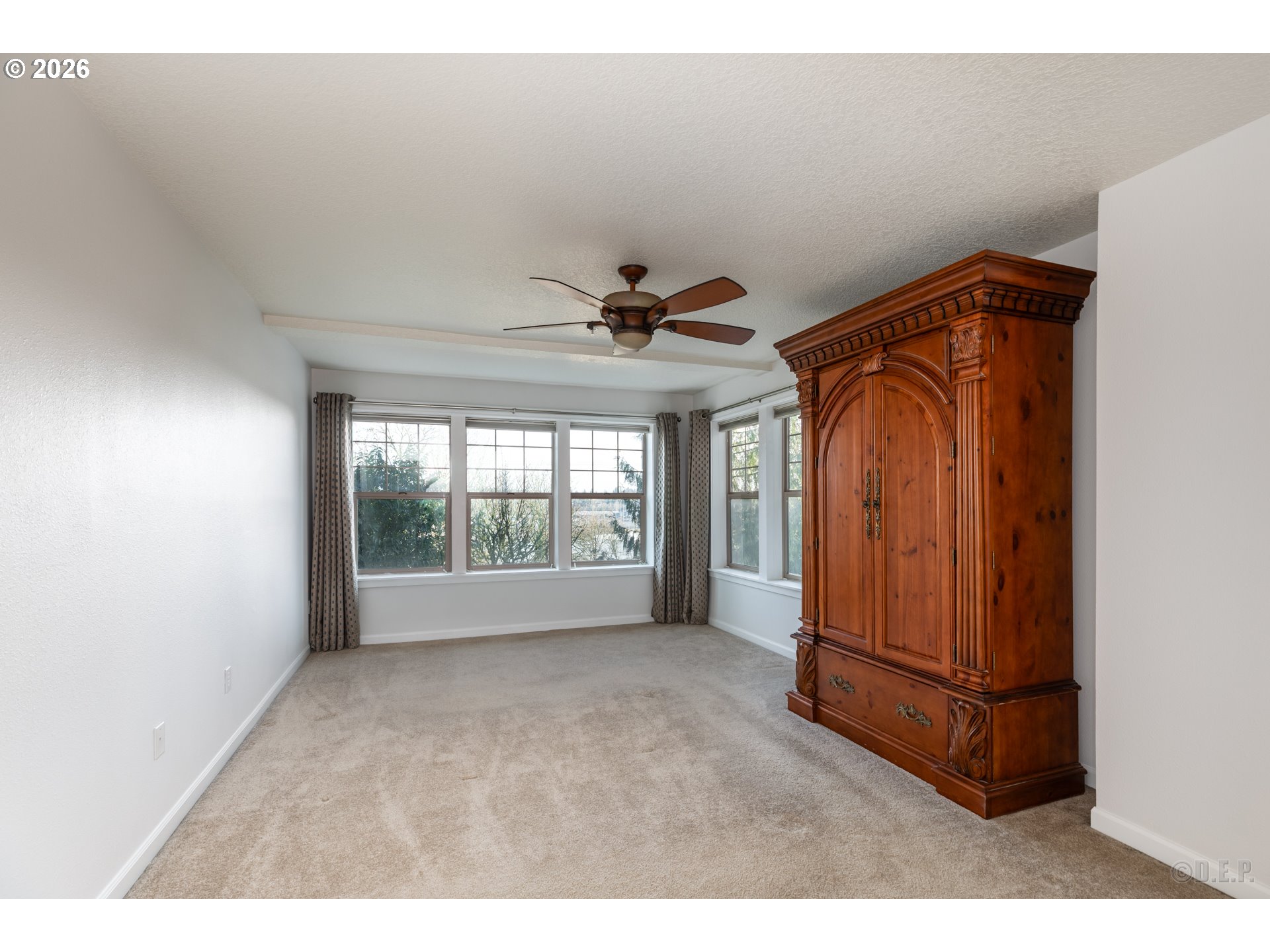 Photo #4: 690172153 Listing: Photo #4