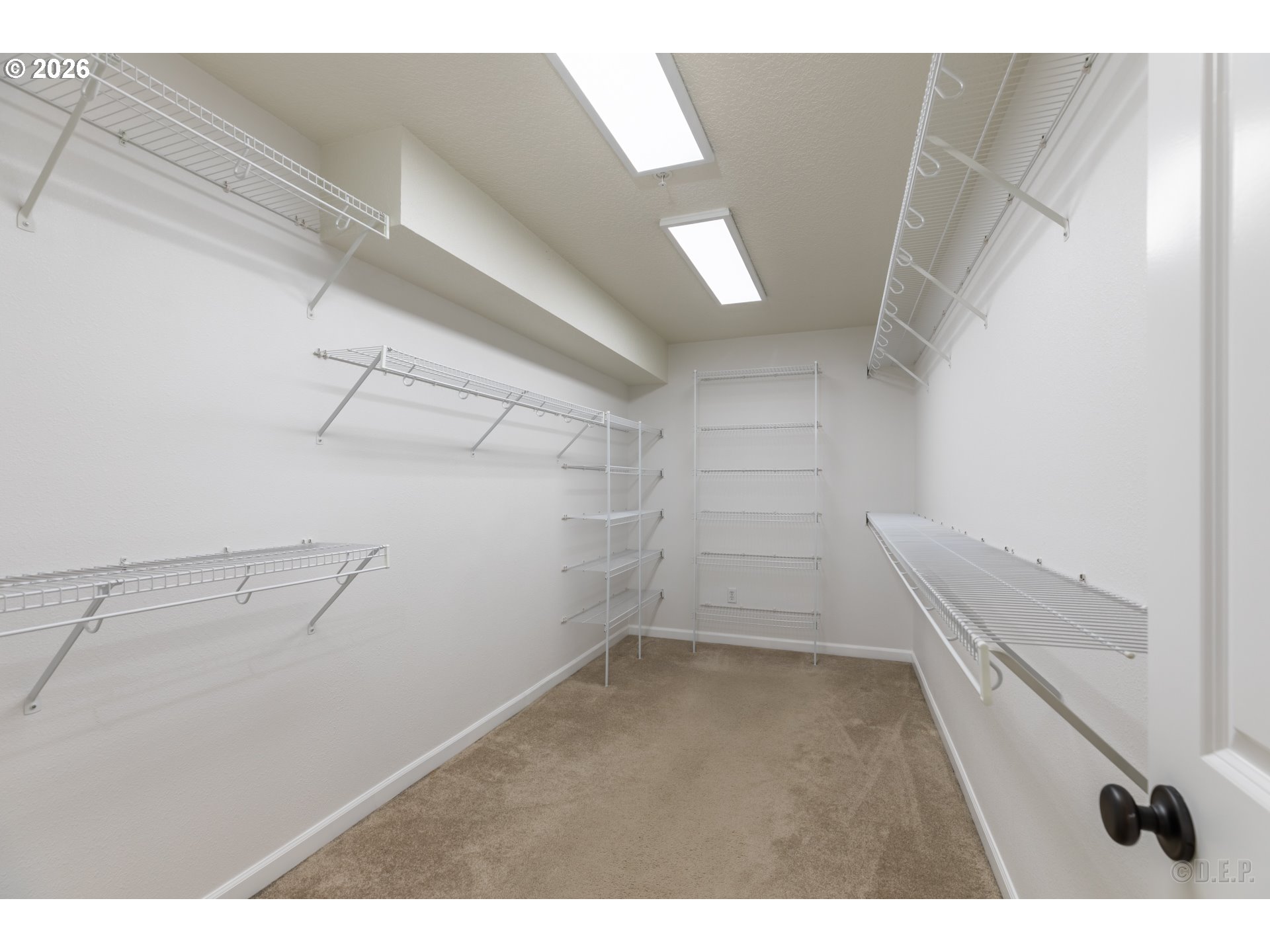 Photo #6: 690172153 Listing: Photo #6