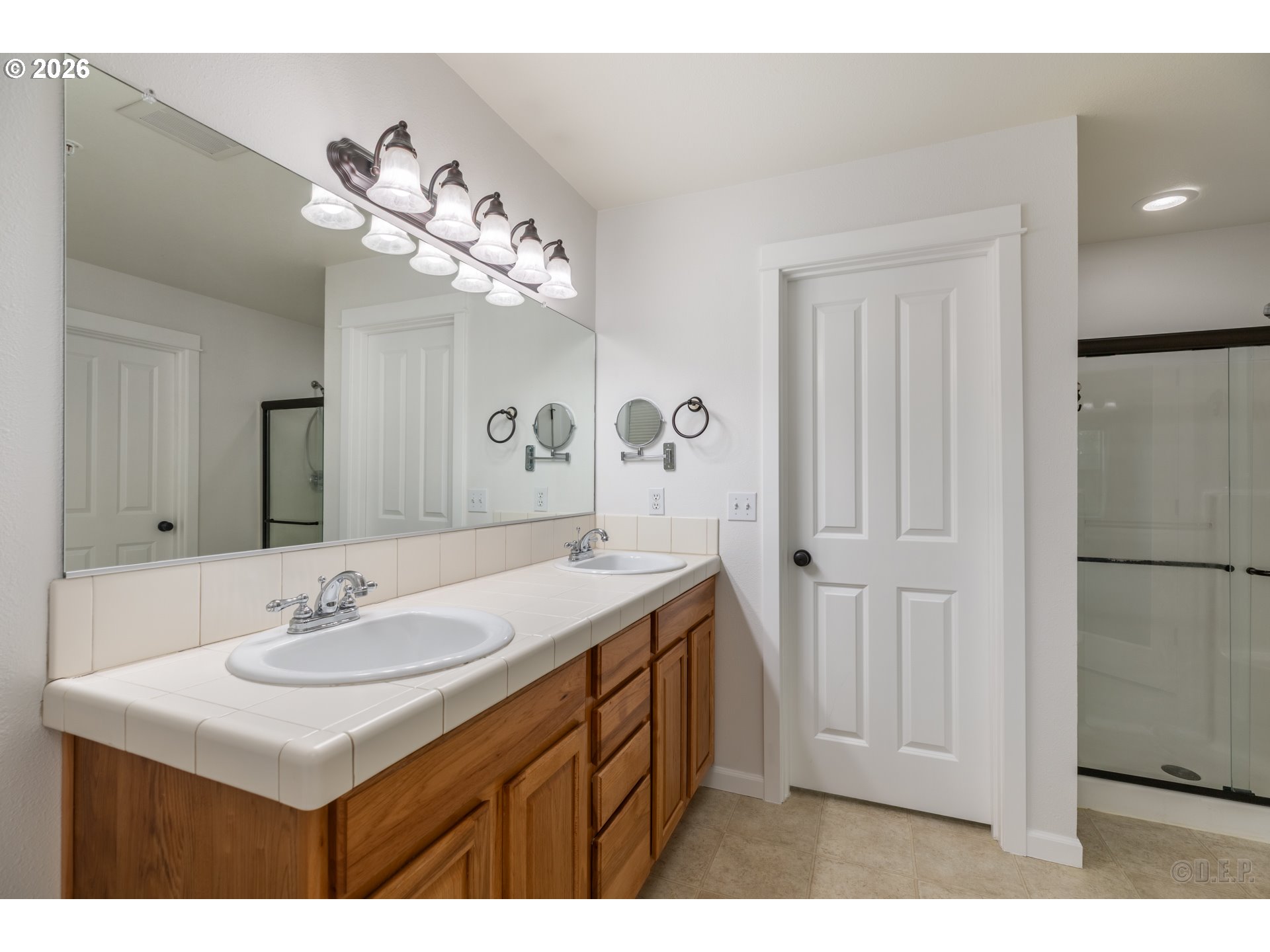 Photo #2: 690172153 Listing: Photo #2