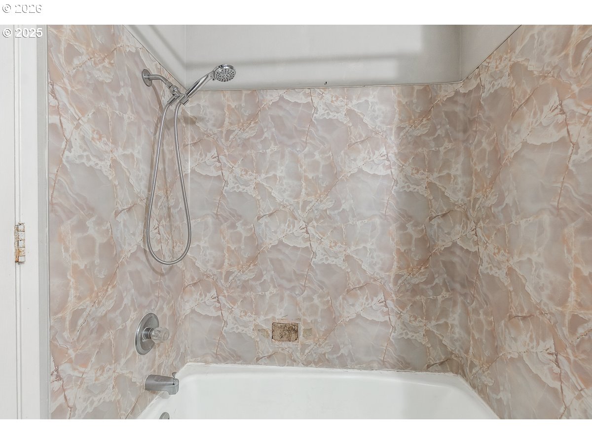 Photo #18: 690222324 Listing: Photo #18