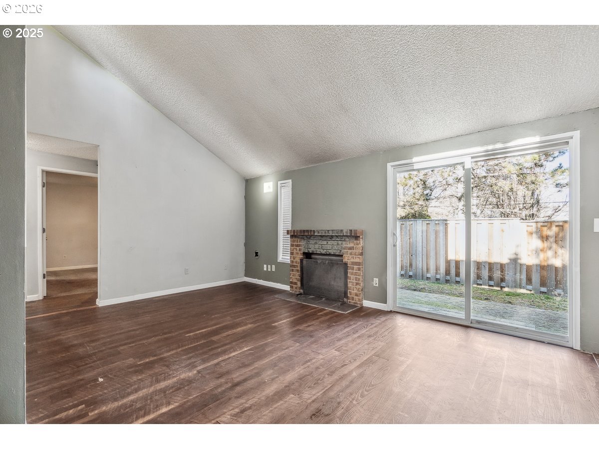 Photo #5: 690222324 Listing: Photo #5