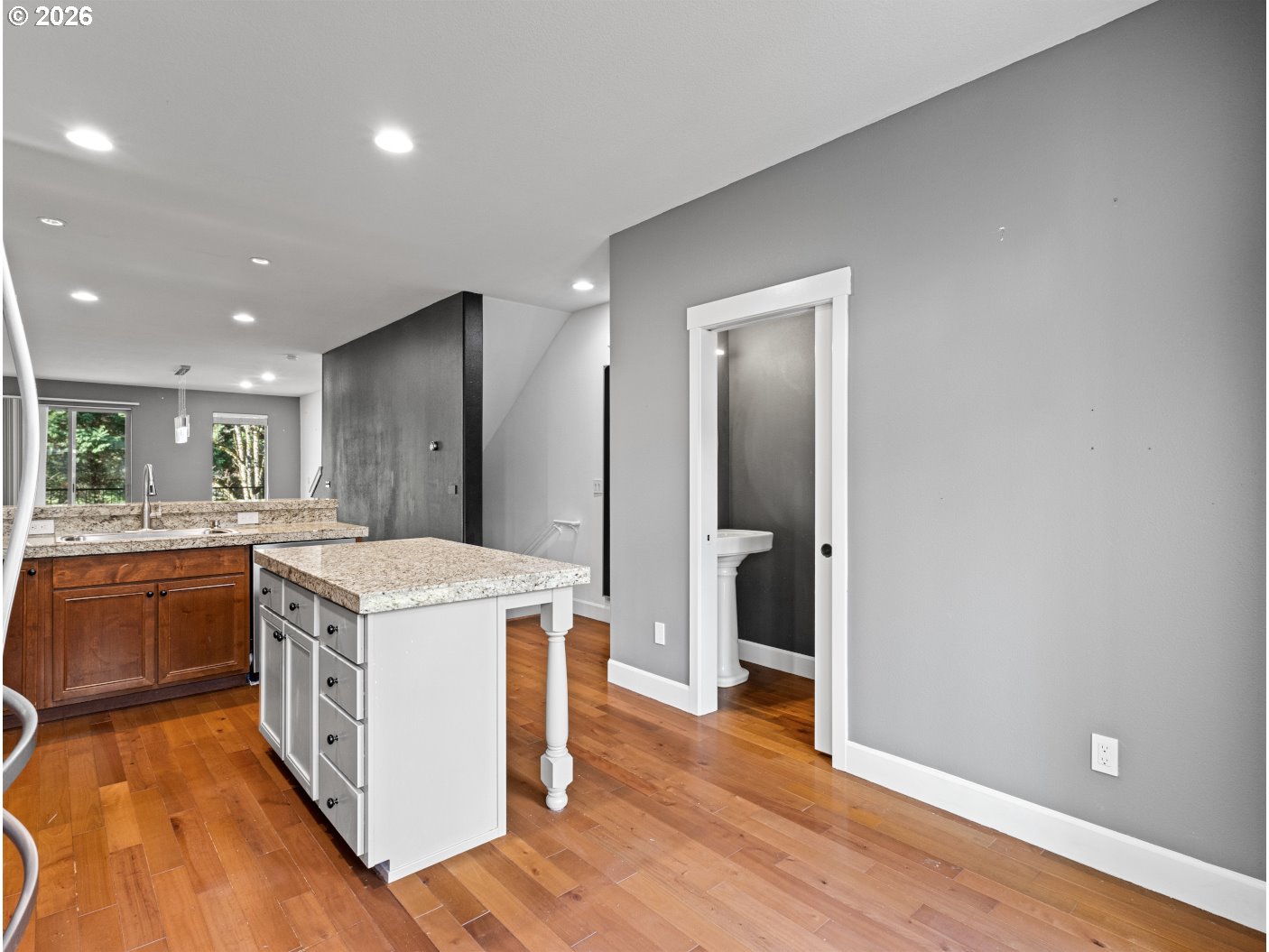 Photo #8: 690392122 Listing: Photo #8