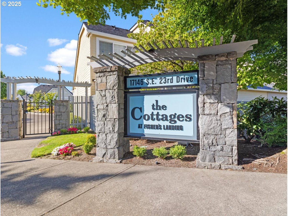 Photo #3: 690745354 Listing 
