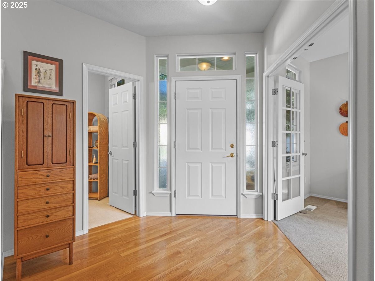 Photo #4: 690745354 Listing 