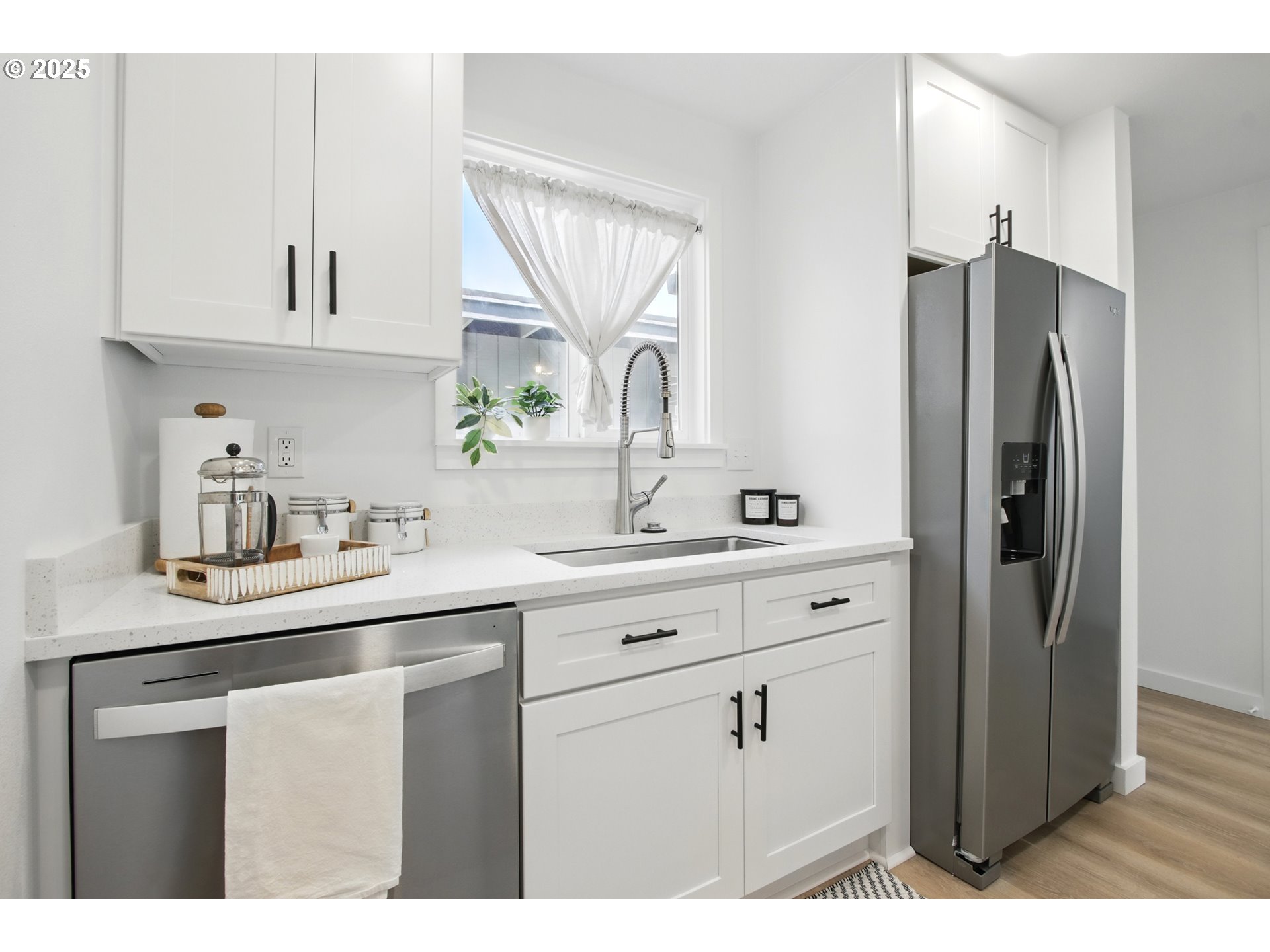 Photo #5: 690803834 Listing: Photo #5