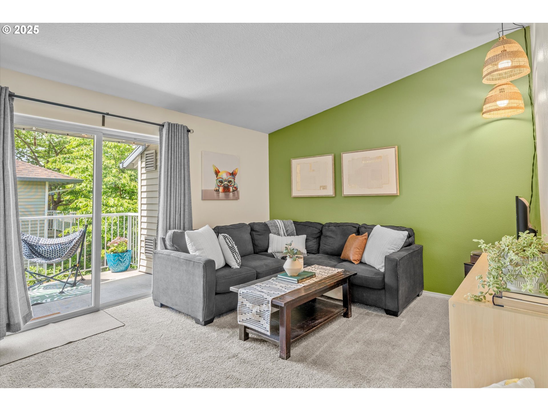 Photo #3: 692407595 Listing 