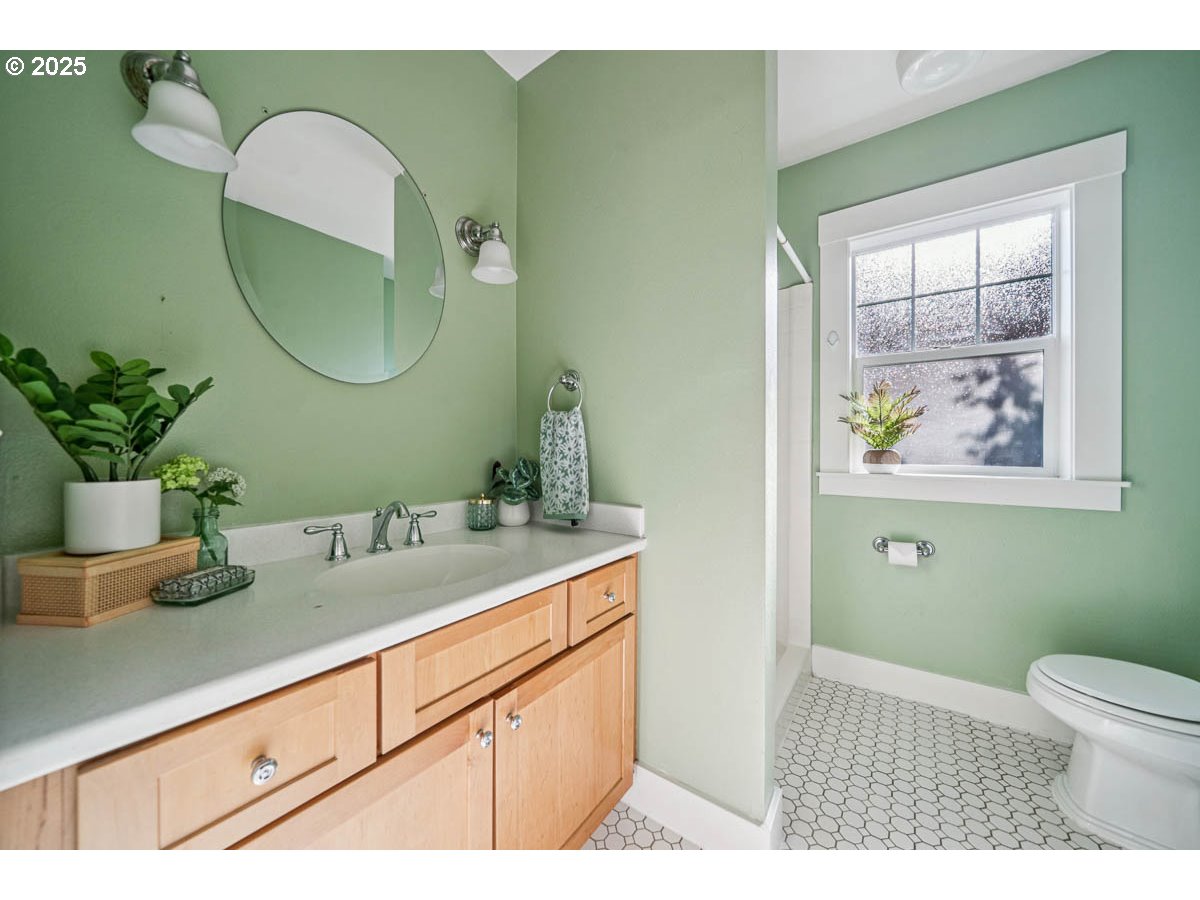 Photo #5: 692642830 Listing 