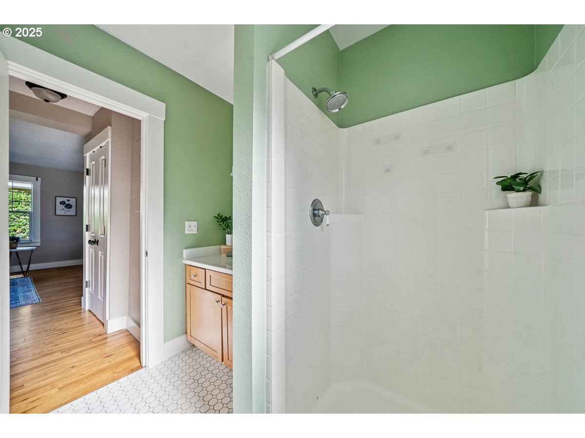 Photo #6: 692642830 Listing 