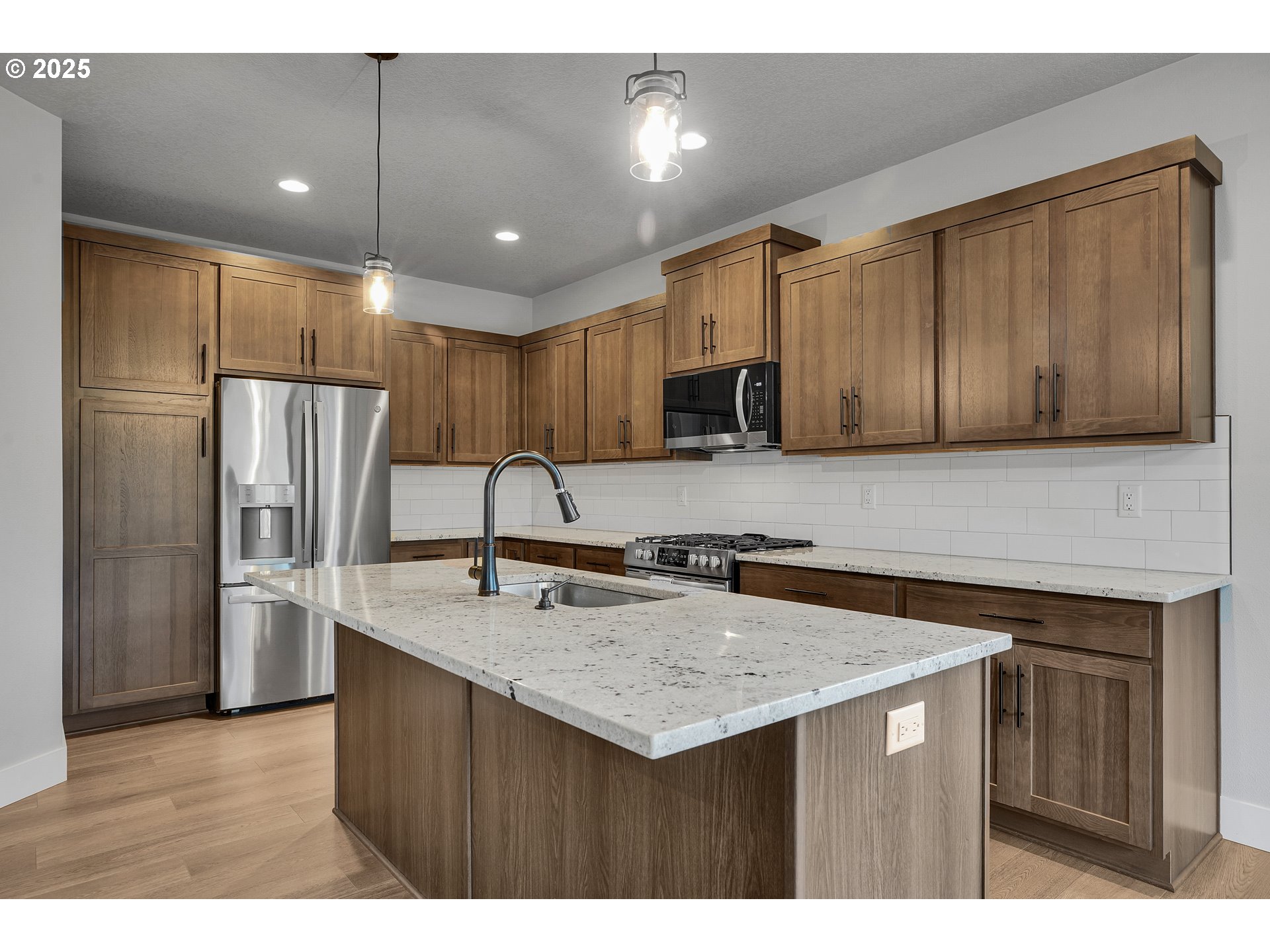 38249 MULBERRY ST, Sandy, OR, 97055