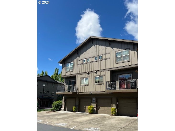 Photo #3: 692774059 Listing 