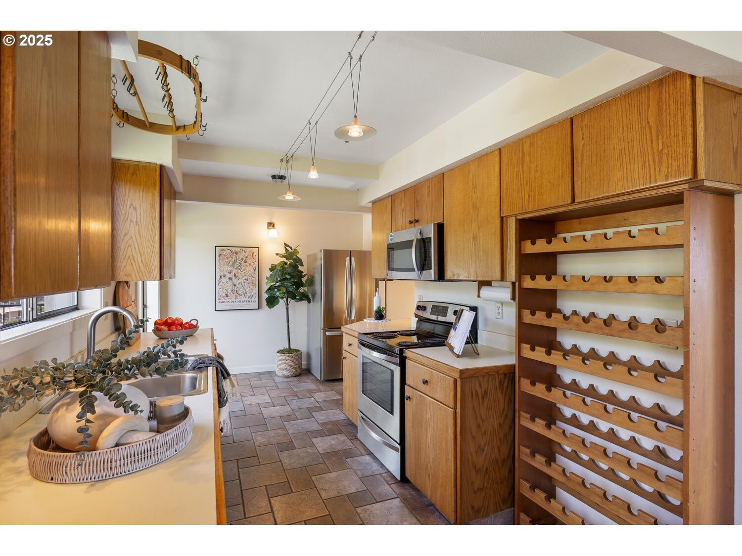 Photo #12: 693097748 Listing: Photo #12