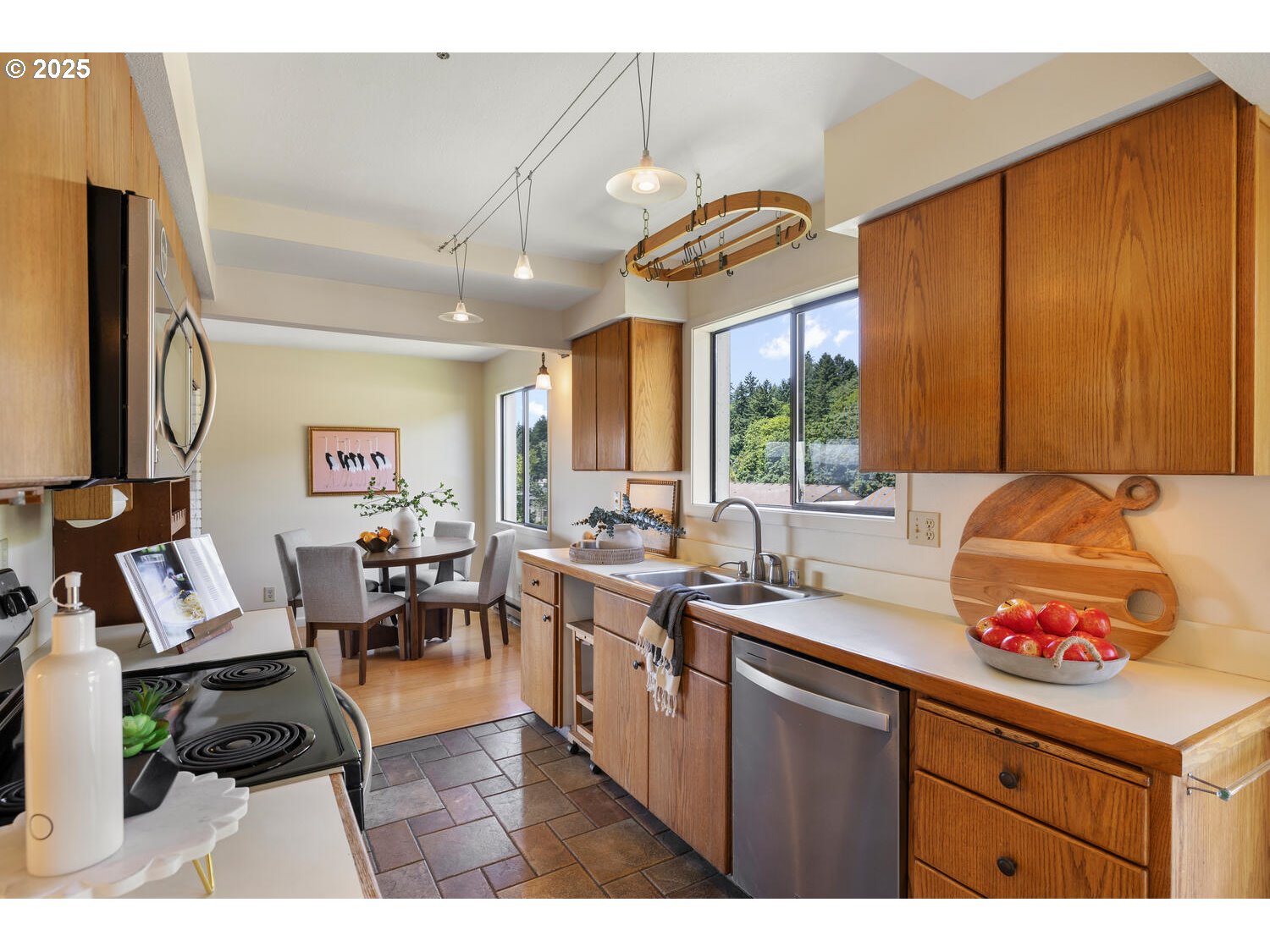 Photo #13: 693097748 Listing: Photo #13