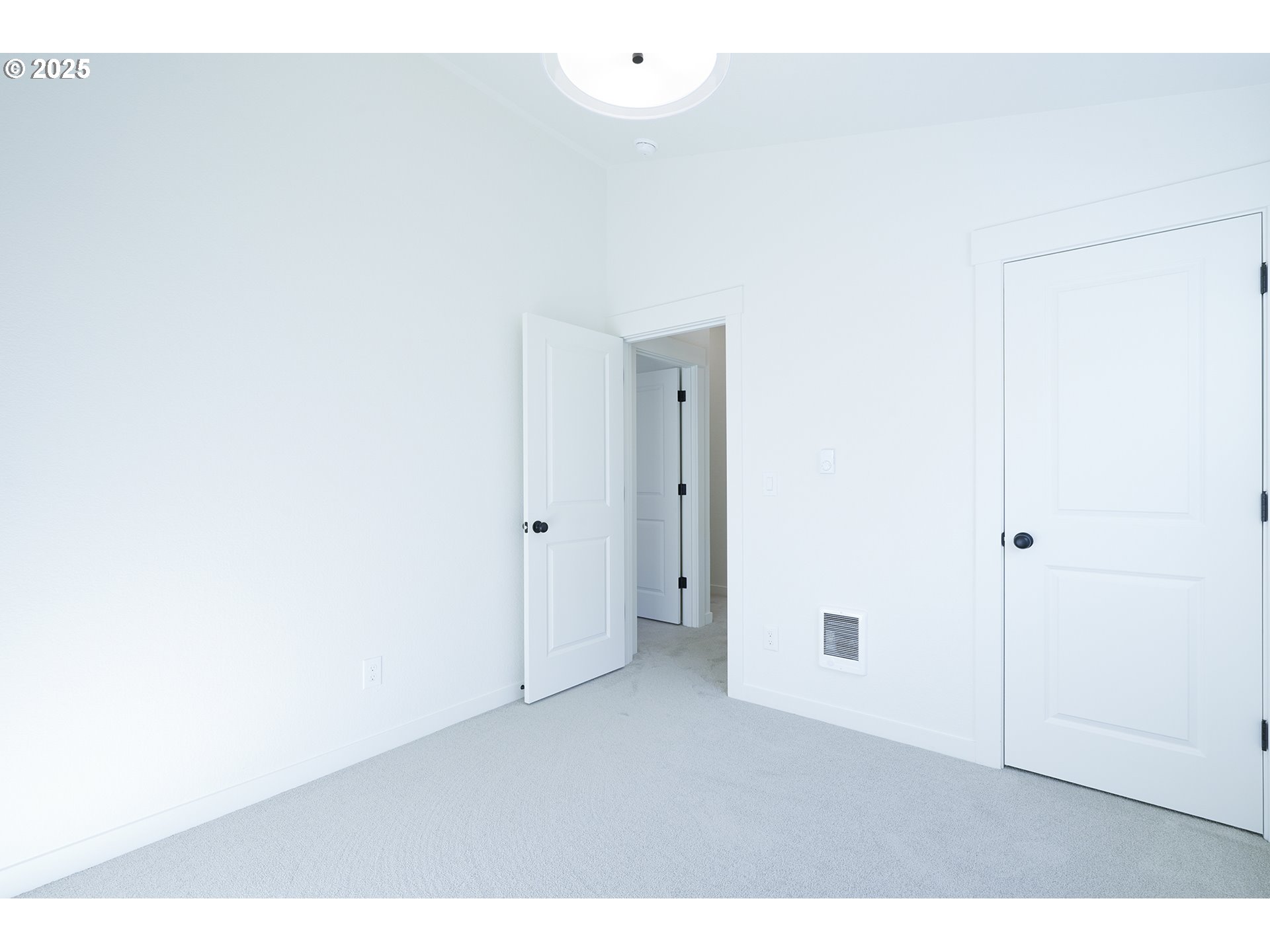 Photo #12: 693116458 Listing: Photo #12