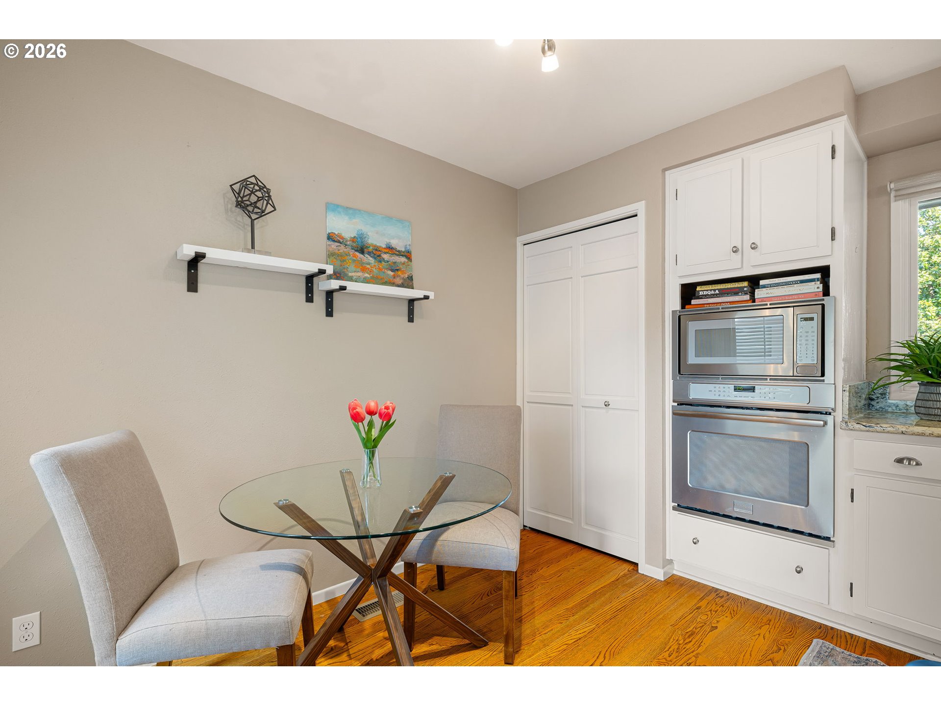 2084 EASTWOOD LN, Eugene, OR, 97401