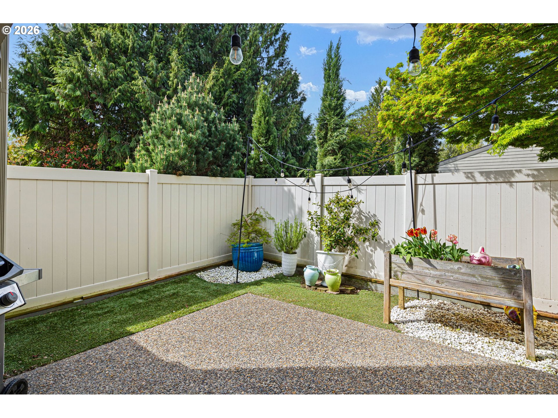 2084 EASTWOOD LN, Eugene, OR, 97401