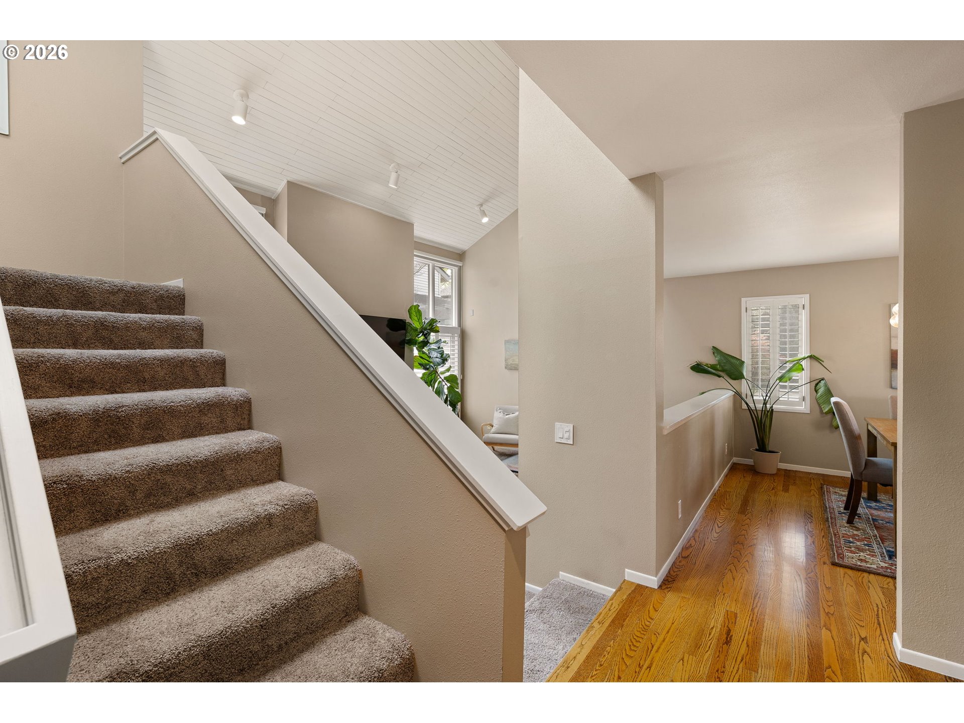 2084 EASTWOOD LN, Eugene, OR, 97401