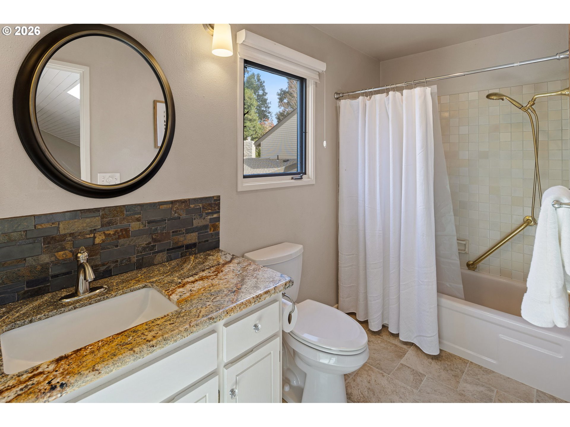 2084 EASTWOOD LN, Eugene, OR, 97401