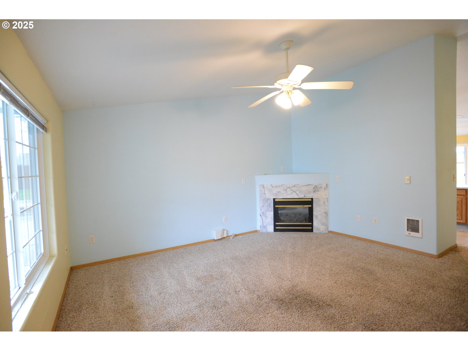 Photo #5: 693621805 Listing 