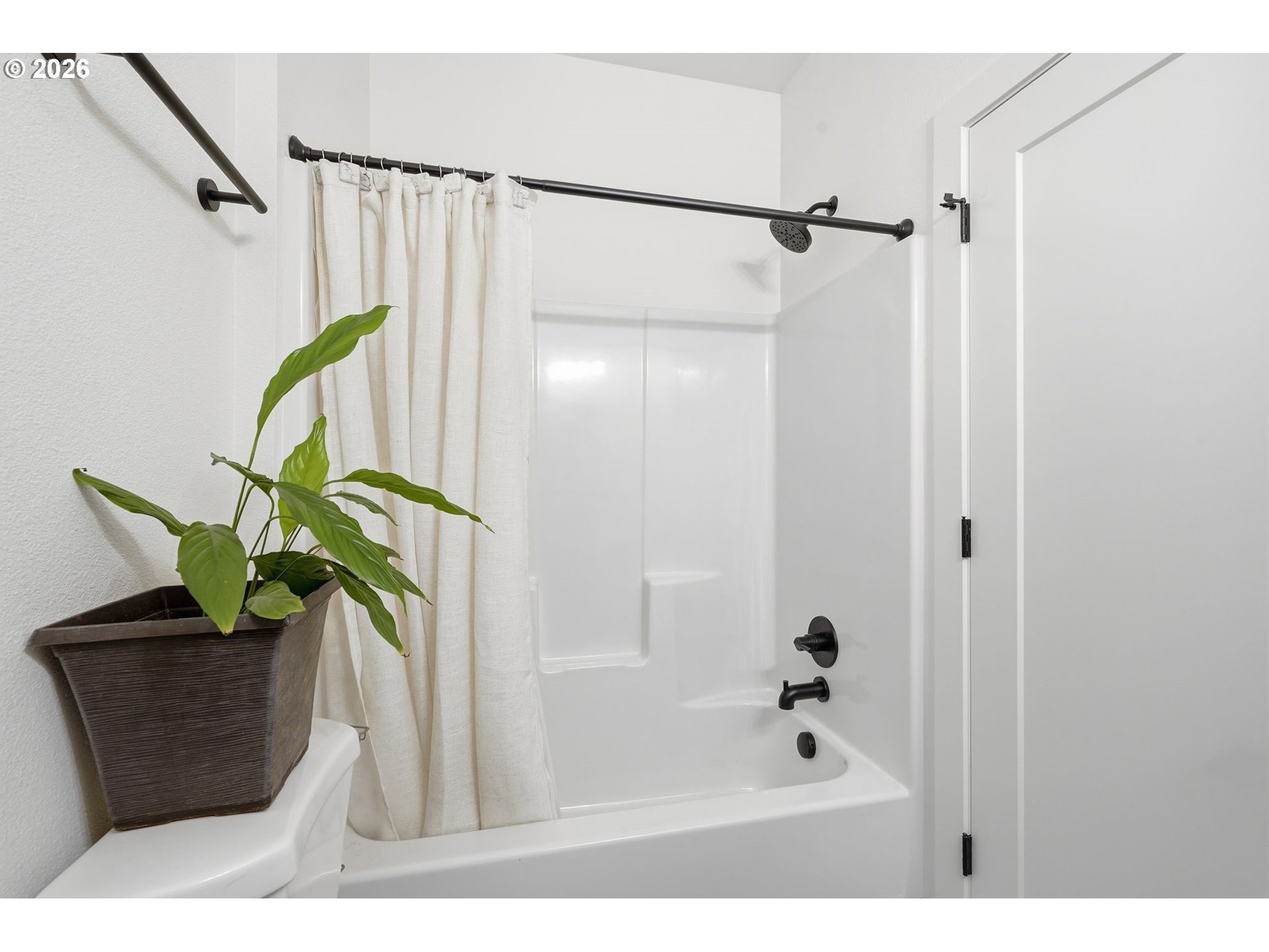 Photo #16: 693920452 Listing: Photo #16