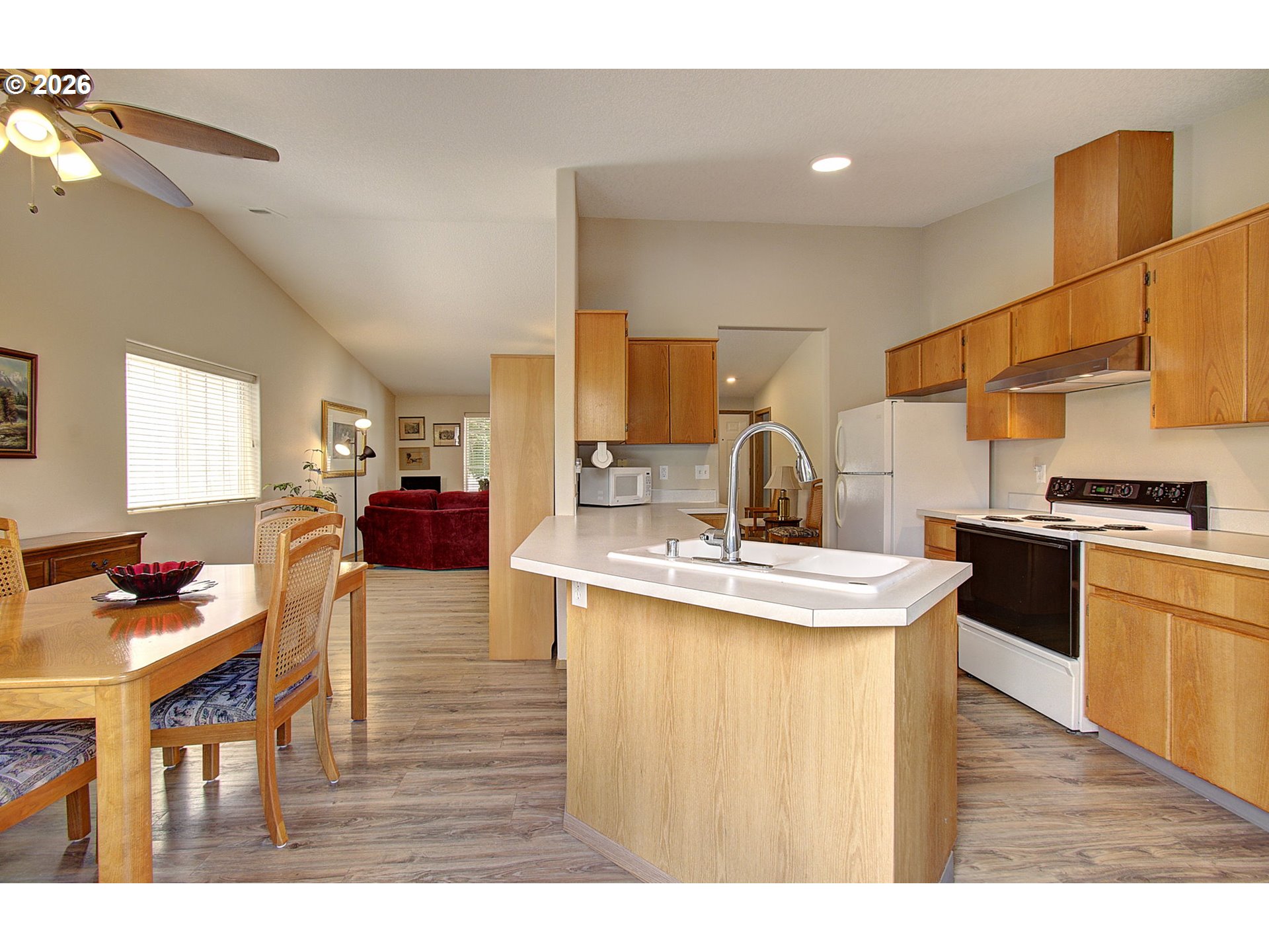 Photo #10: 696173515 Listing: Photo #10