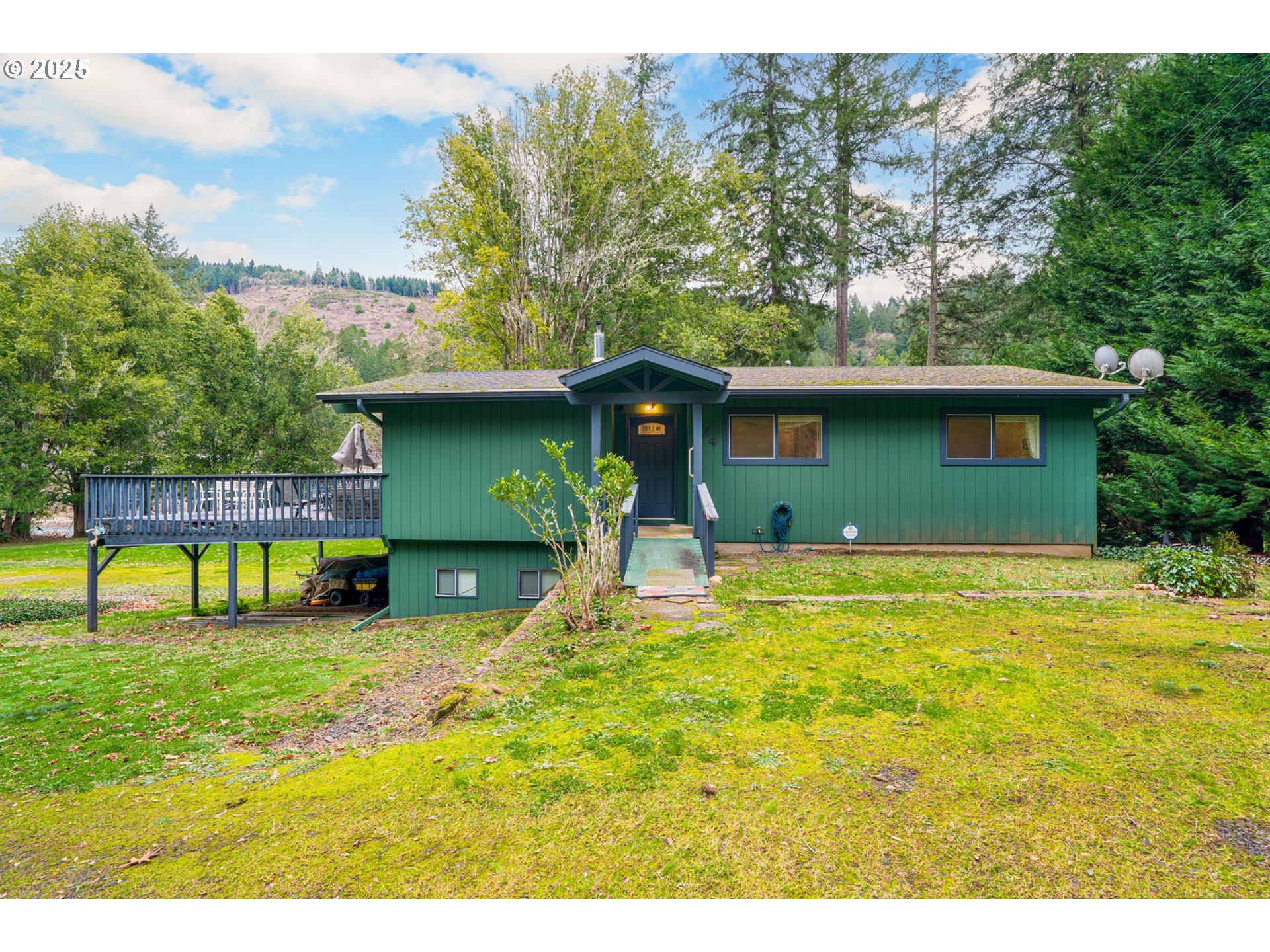 Photo of 124 COUGAR CREEK RD Oakland OR 97462