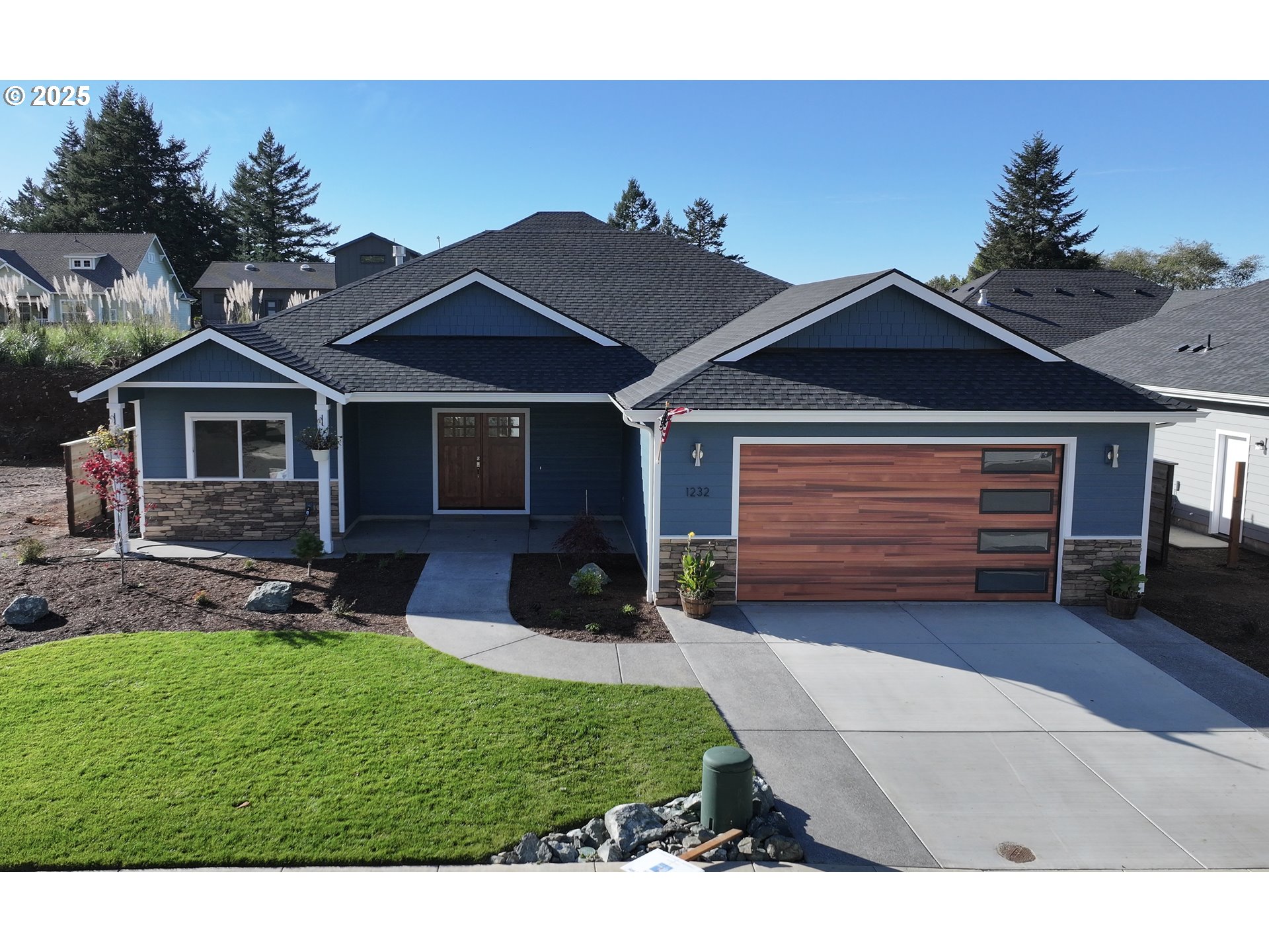 1232 Lighthouse LN, Brookings, OR, 97415