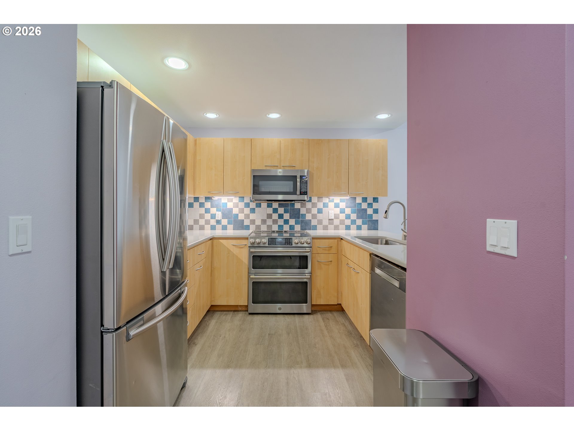 Photo #3: 698453038 Listing: Photo #3