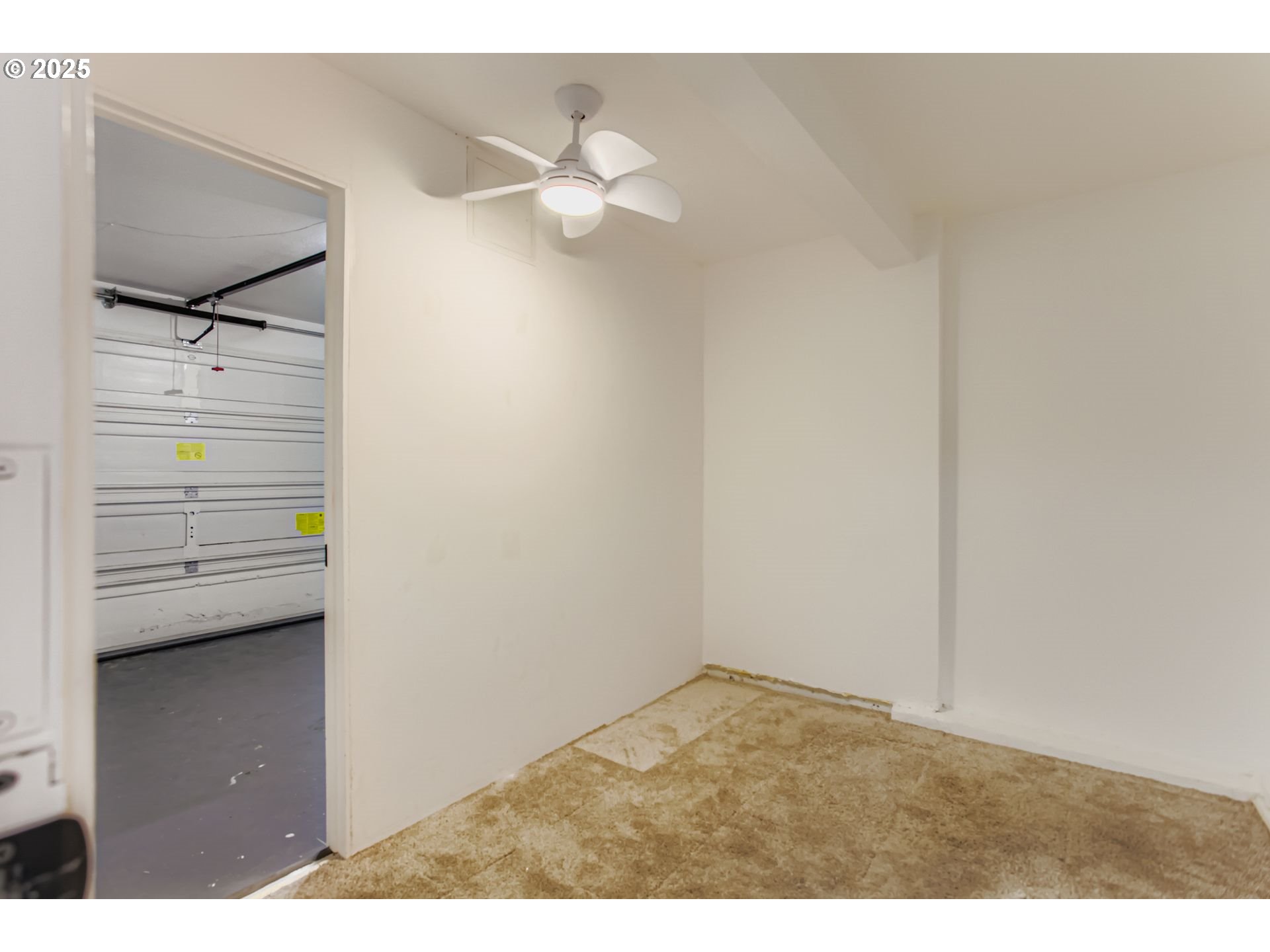 3990 CARMAN DR, Lake Oswego, OR, 97035 3990 CARMAN DR, Lake Oswego, OR, 97035