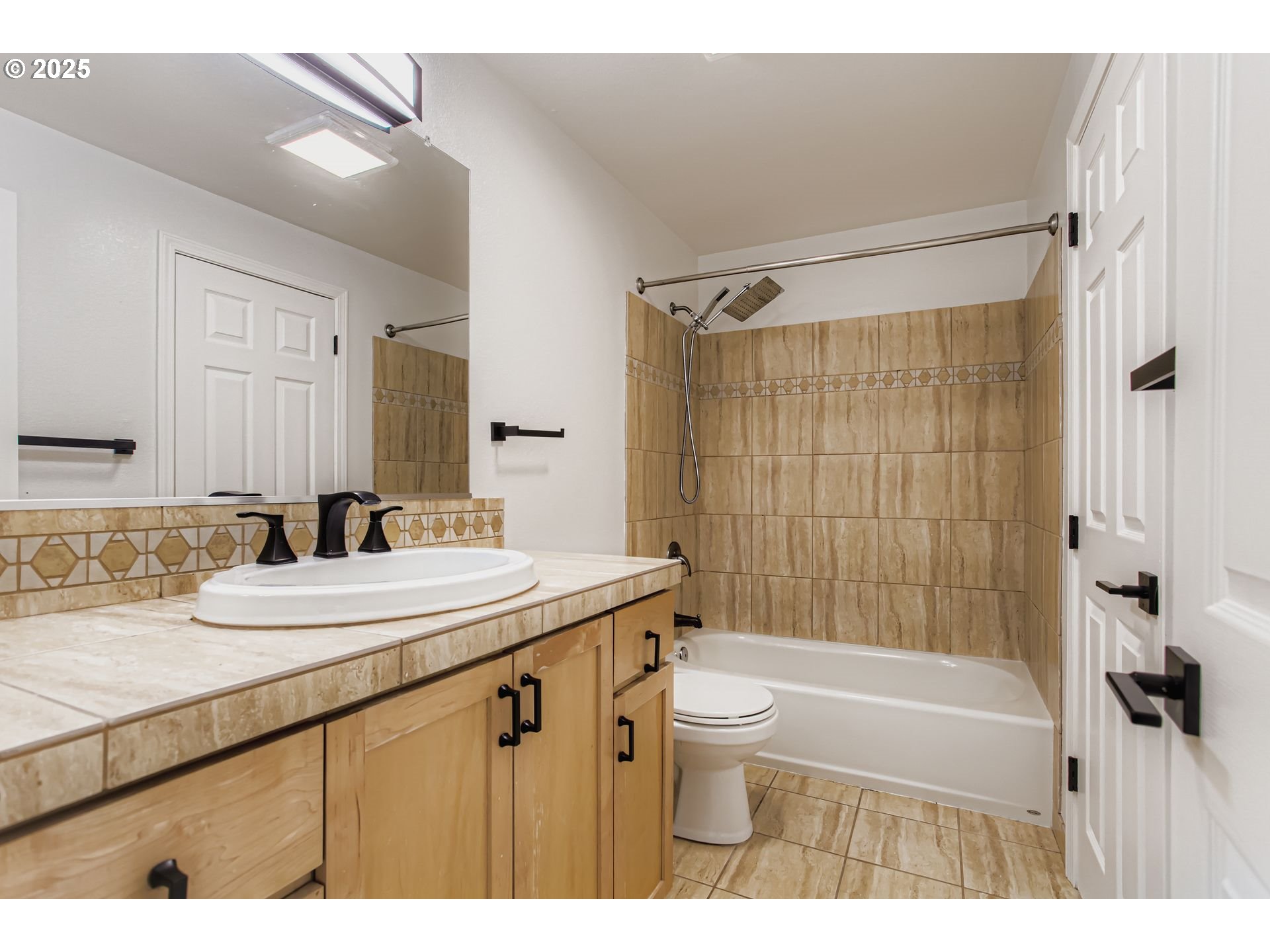 3990 CARMAN DR, Lake Oswego, OR, 97035 3990 CARMAN DR, Lake Oswego, OR, 97035