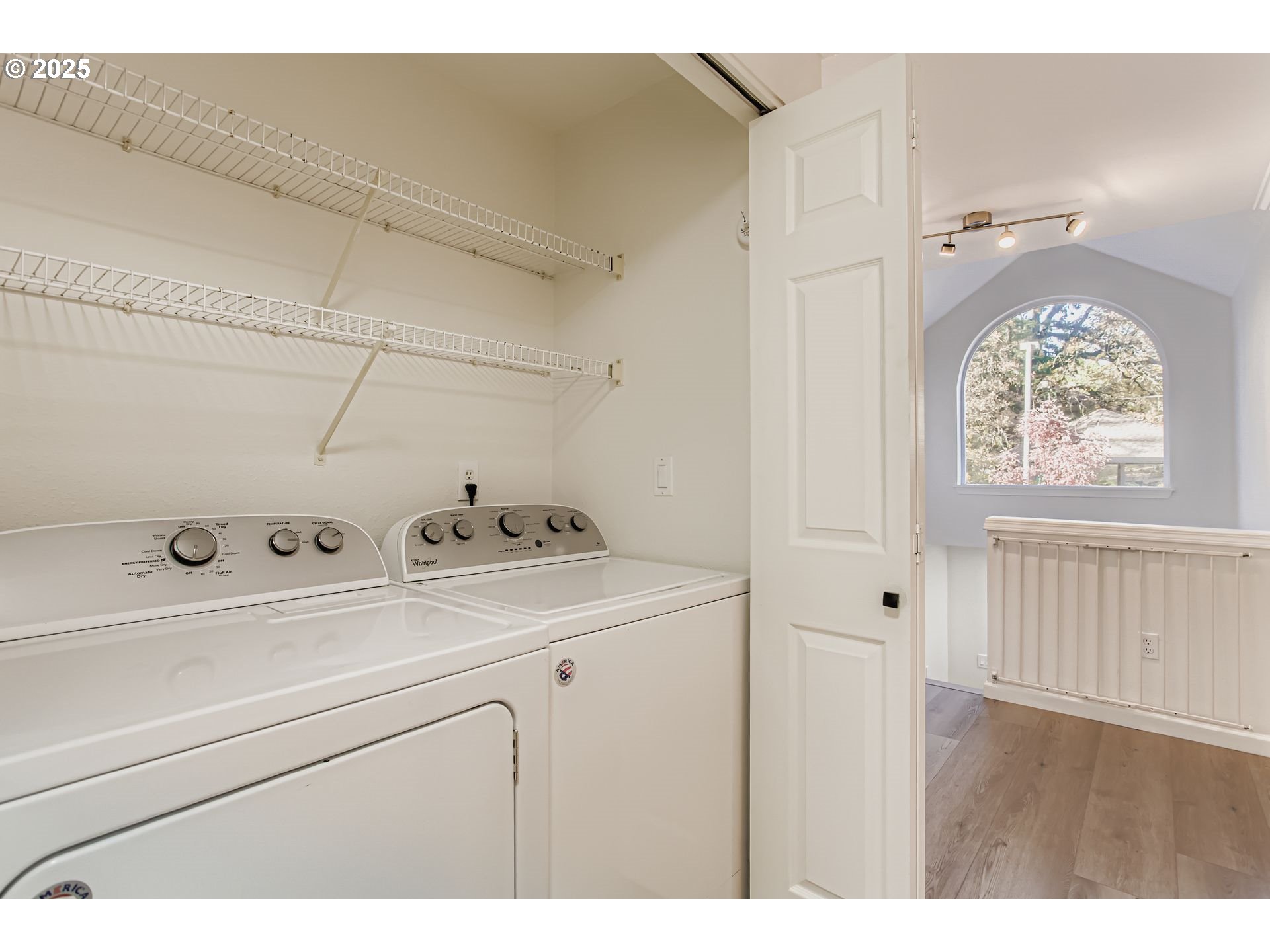 3990 CARMAN DR, Lake Oswego, OR, 97035 3990 CARMAN DR, Lake Oswego, OR, 97035