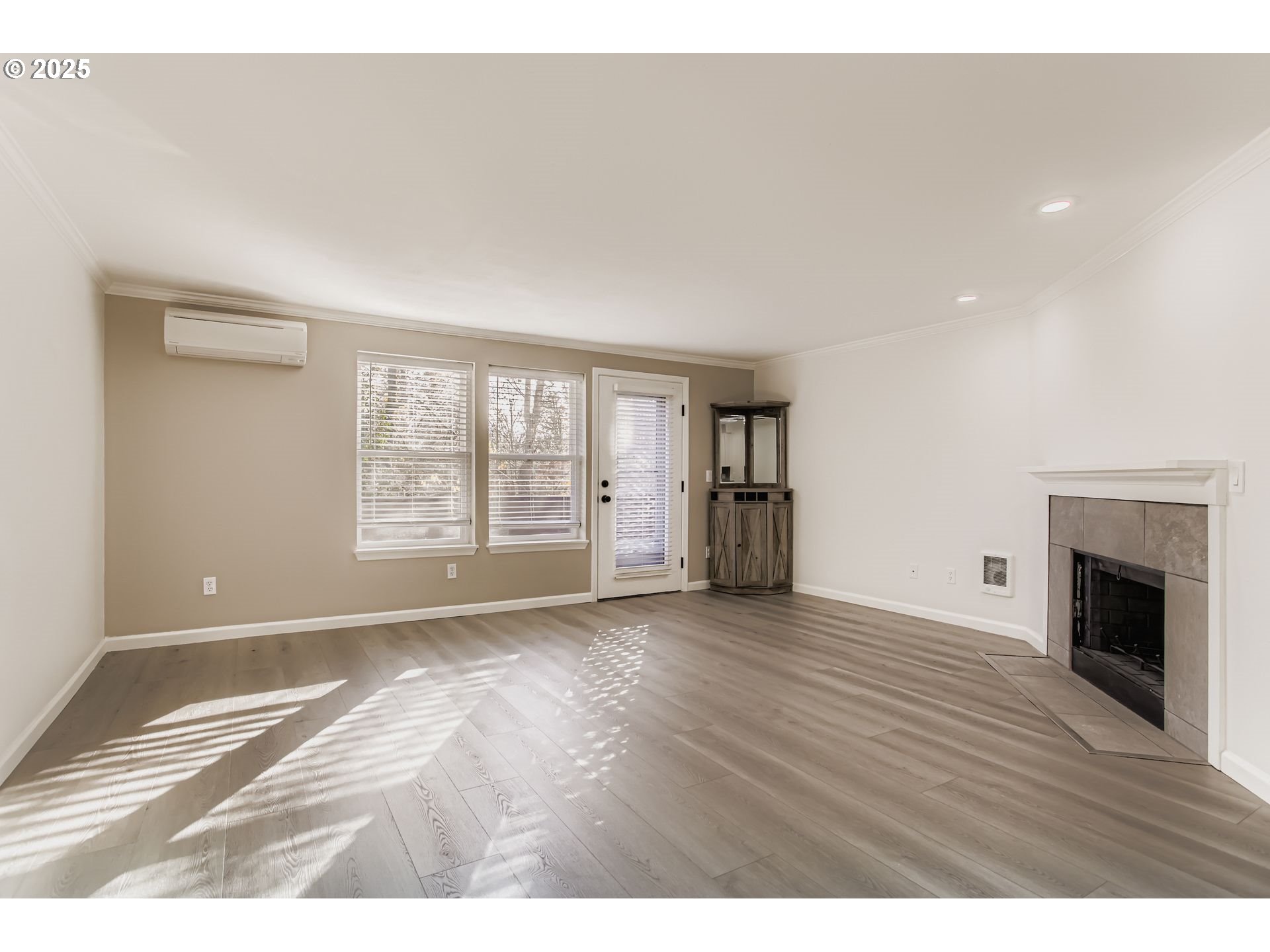 3990 CARMAN DR, Lake Oswego, OR, 97035 3990 CARMAN DR, Lake Oswego, OR, 97035