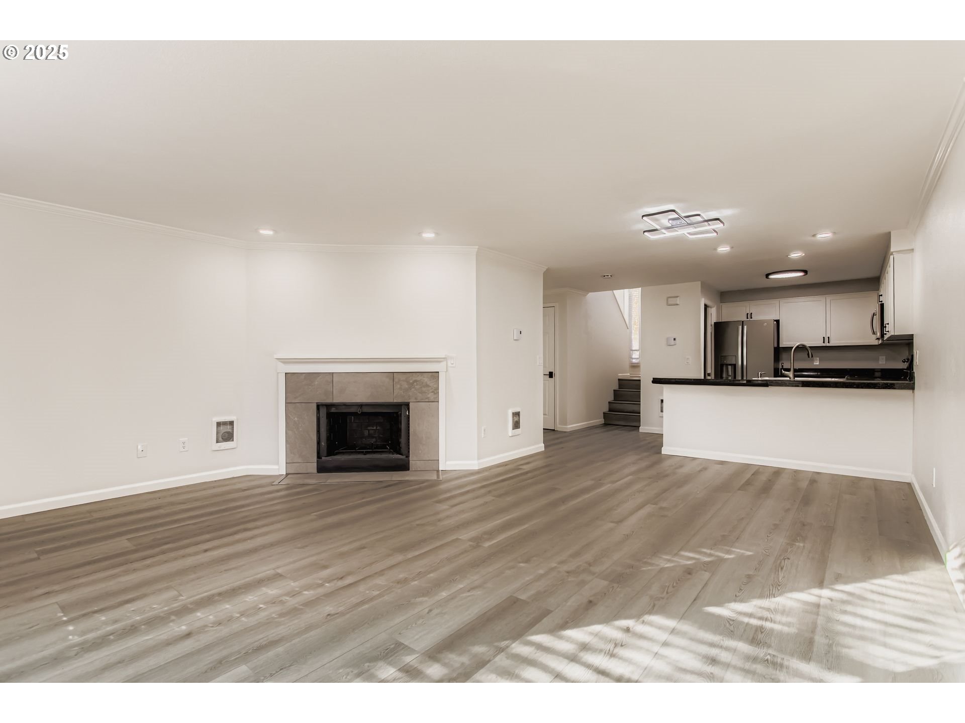 3990 CARMAN DR, Lake Oswego, OR, 97035 3990 CARMAN DR, Lake Oswego, OR, 97035