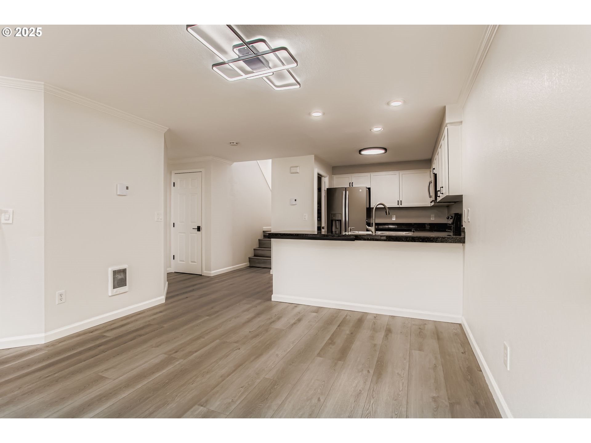 3990 CARMAN DR, Lake Oswego, OR, 97035 3990 CARMAN DR, Lake Oswego, OR, 97035