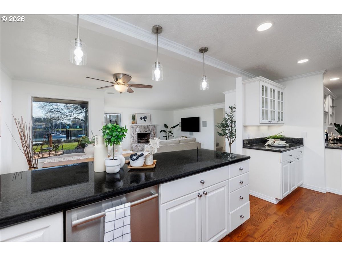 Photo #32: 698761177 Listing: Photo #32