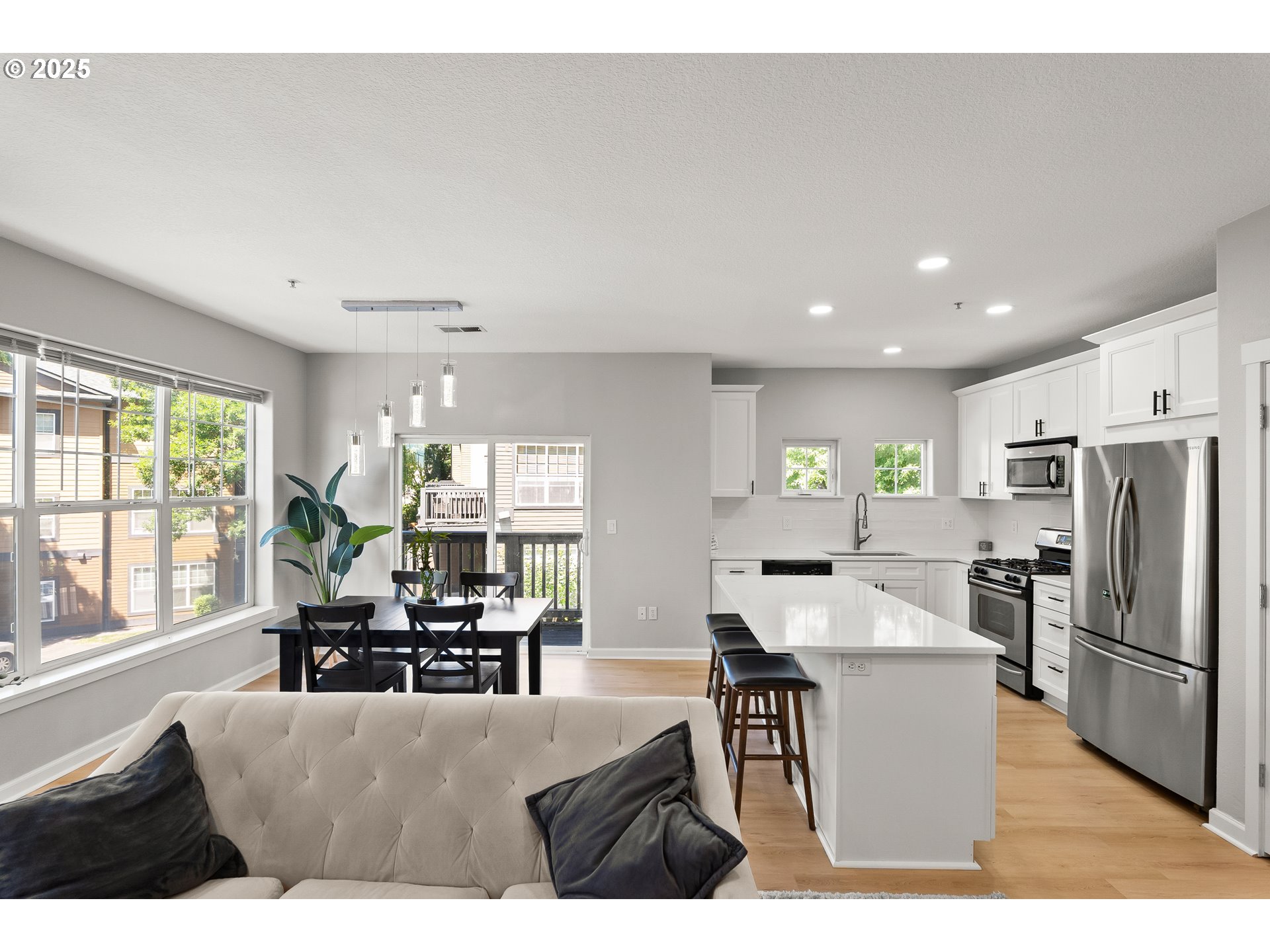 Photo #6: 698859523 Listing: Photo #6