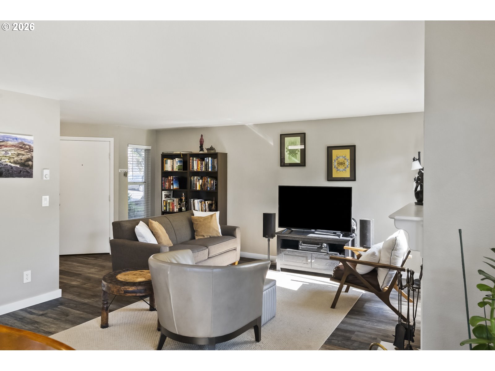 Photo #4: 698935545 Listing: Photo #4