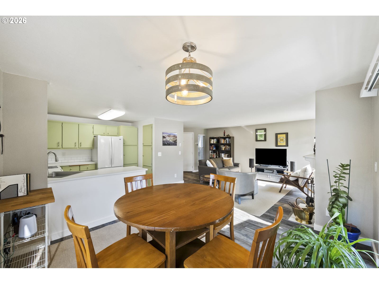 Photo #3: 698935545 Listing: Photo #3
