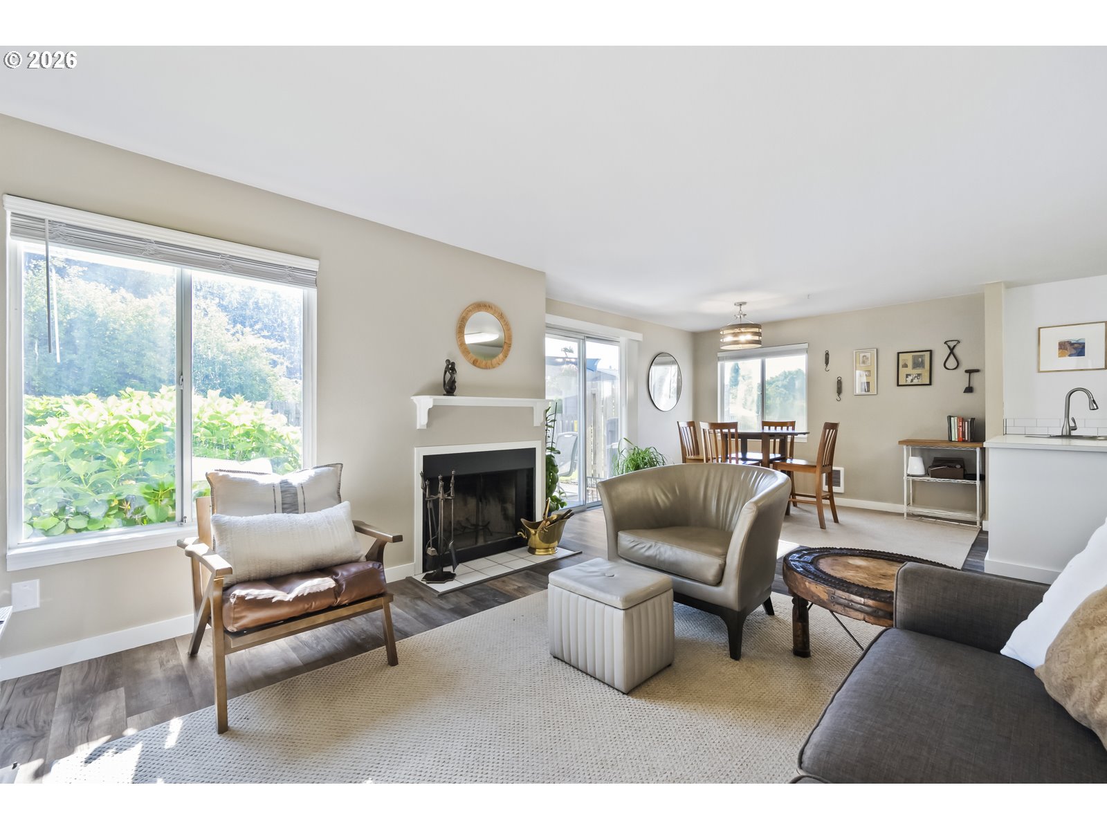 Photo #2: 698935545 Listing: Photo #2
