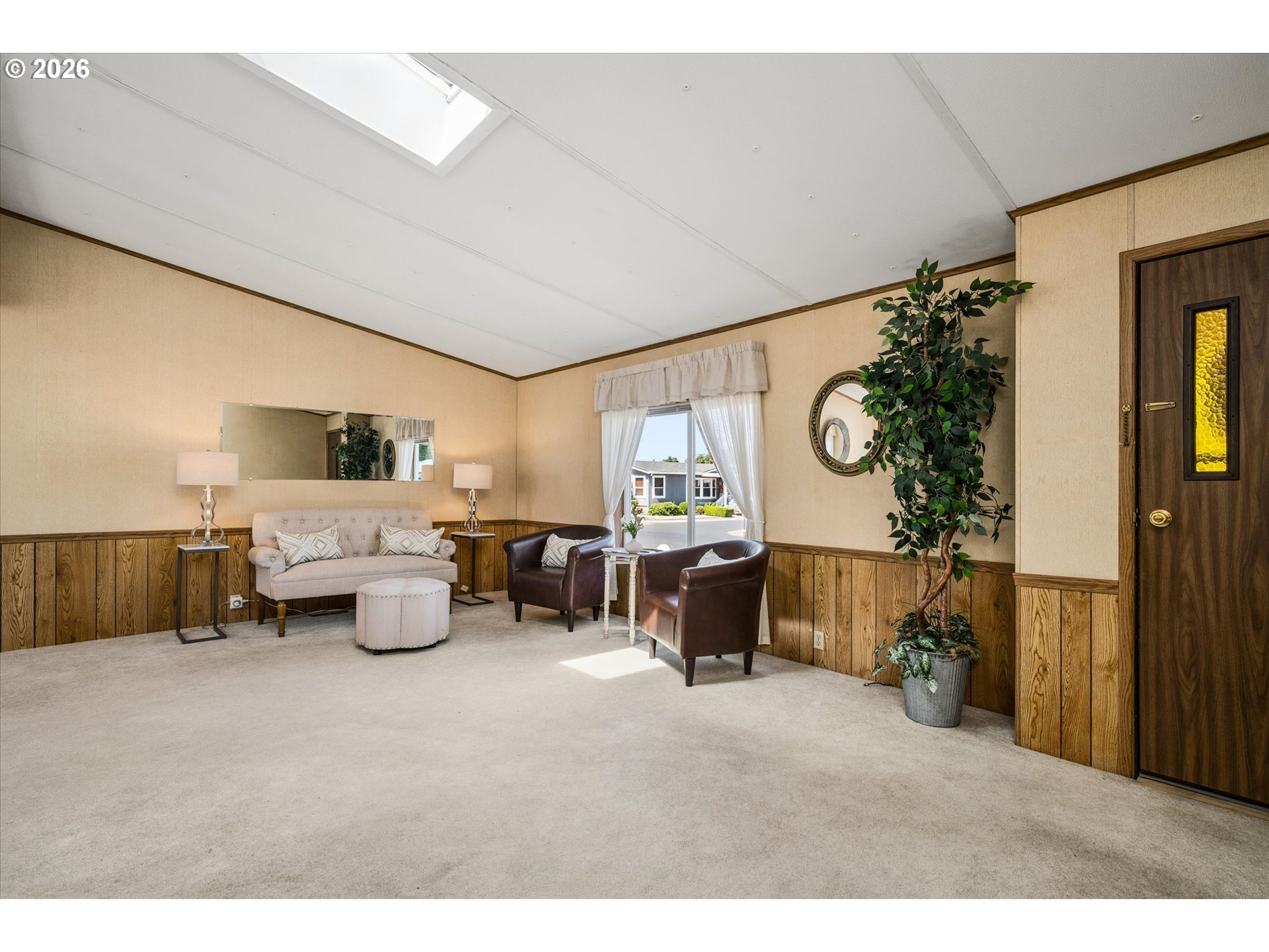 Property photo 5 of 37