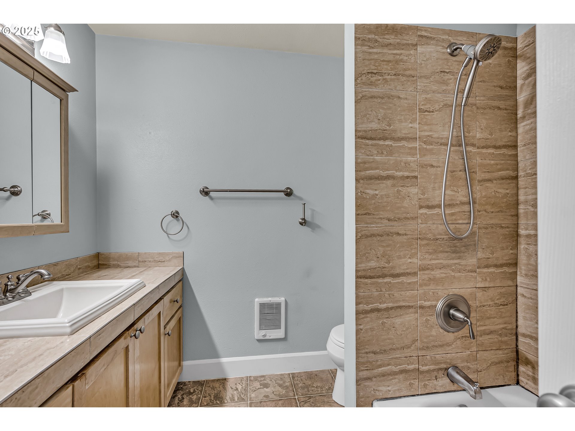 Photo #5: 699535185 Listing 